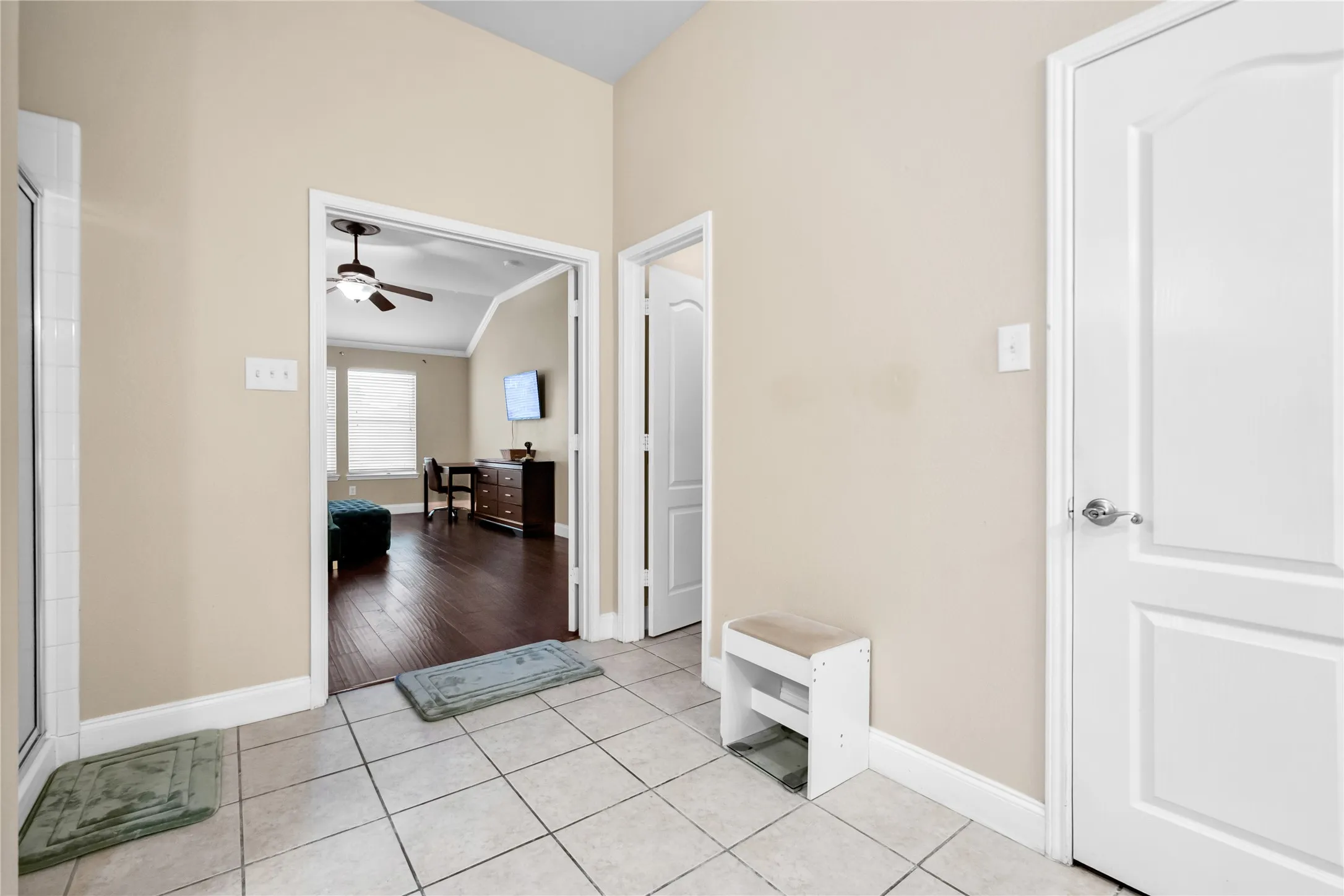 Single Family Residence For Sale in Tarrant County , 308 foxbury Drive, Euless, Texas 76040, 4 Bedroom, 3 Bathroom, 2 Garage spaces, 2,666 Sqft, built in 2004, mls#21360409, Real Estate Agent in Euless, Homes For Sale in Tarrant county, Homes For Sale in Euless, Realtor in Euless Texas, Real Estate Brokerage Independent Realty Texas, Luminita Cordes Realtor
