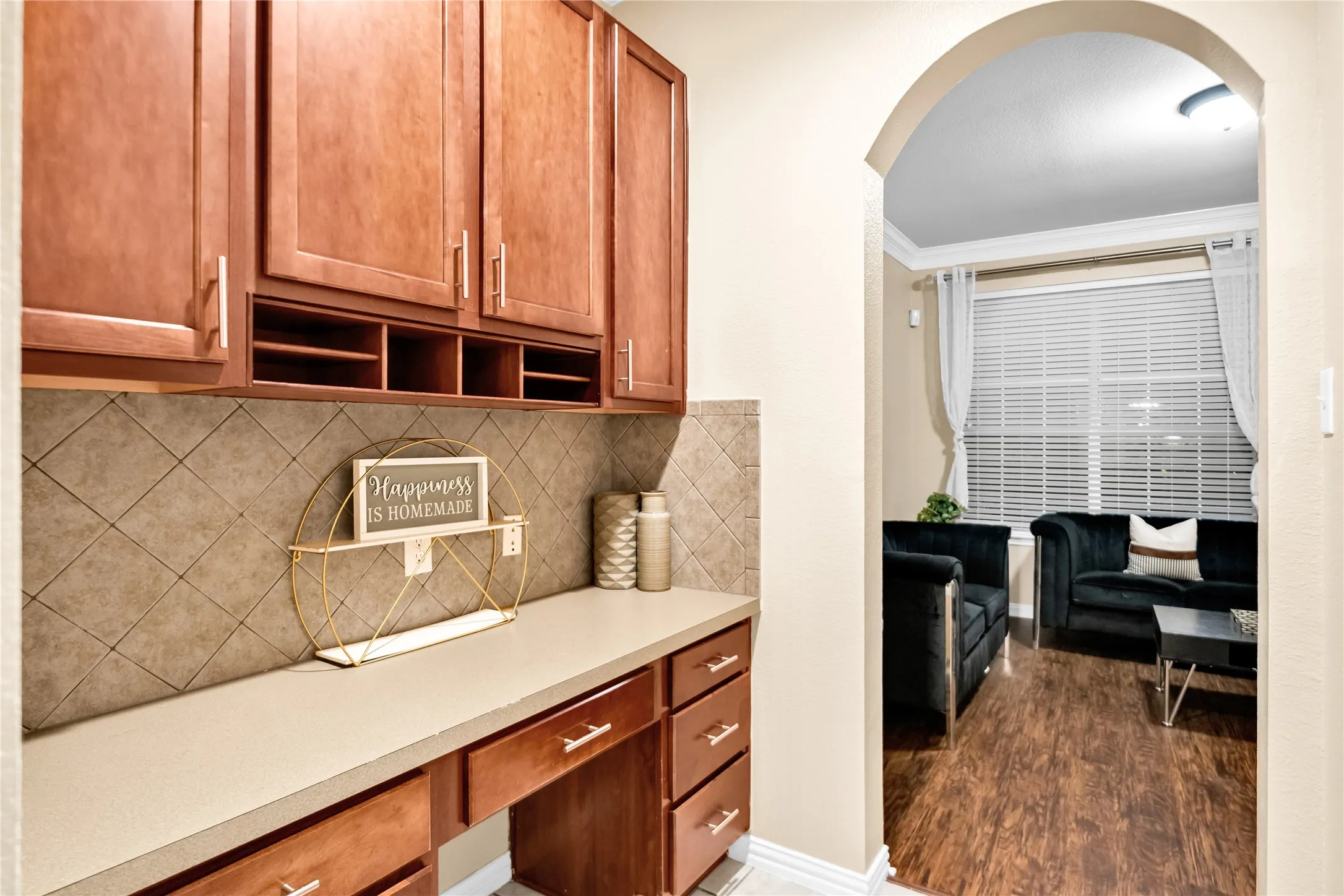Single Family Residence For Sale in Tarrant County , 308 foxbury Drive, Euless, Texas 76040, 4 Bedroom, 3 Bathroom, 2 Garage spaces, 2,666 Sqft, built in 2004, mls#21360409, Real Estate Agent in Euless, Homes For Sale in Tarrant county, Homes For Sale in Euless, Realtor in Euless Texas, Real Estate Brokerage Independent Realty Texas, Luminita Cordes Realtor
