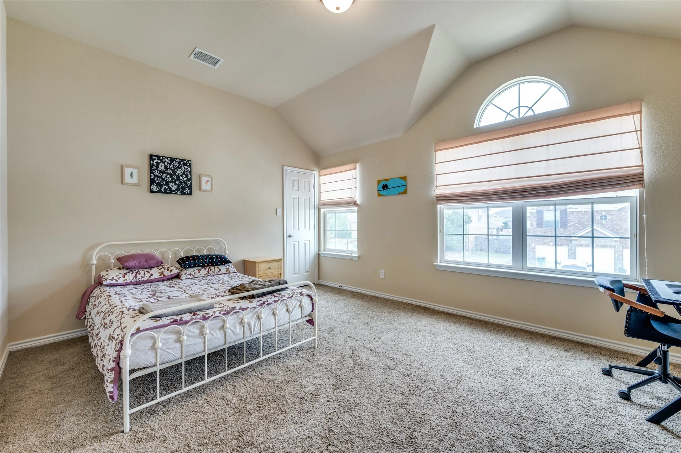 Single Family Residence For Sale in Collin County , 314 Trakehner Trail, Celina, Texas 75009, 5 Bedroom, 4 Bathroom, 2 Garage spaces, 4,418 Sqft, built in 2013, mls#21328186, Real Estate Agent in Celina, Homes For Sale in Collin county, Homes For Sale in Celina, Realtor in Celina Texas, Real Estate Brokerage Independent Realty Texas, Luminita Cordes Realtor