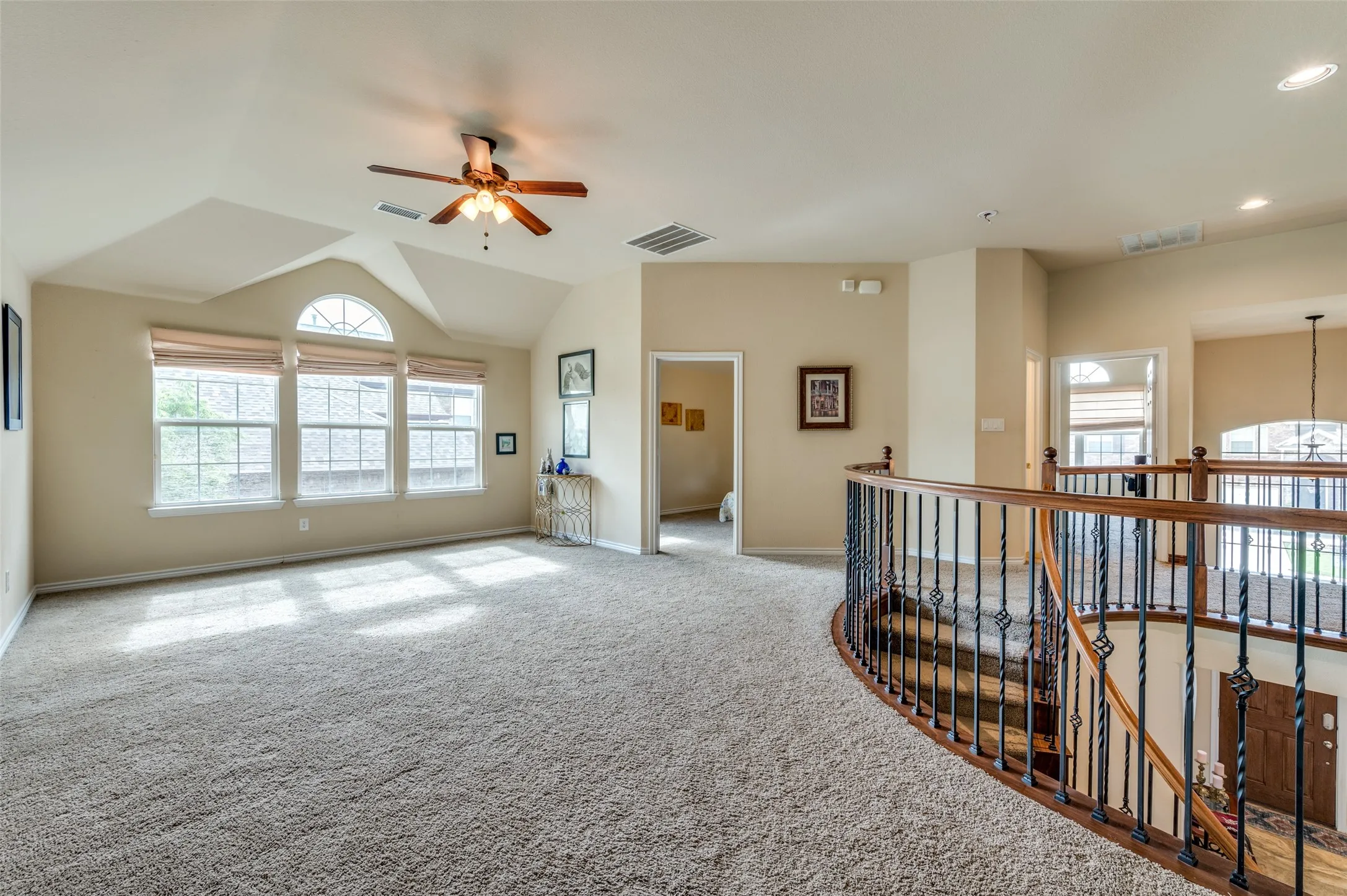 Single Family Residence For Sale in Collin County , 314 Trakehner Trail, Celina, Texas 75009, 5 Bedroom, 4 Bathroom, 2 Garage spaces, 4,418 Sqft, built in 2013, mls#21328186, Real Estate Agent in Celina, Homes For Sale in Collin county, Homes For Sale in Celina, Realtor in Celina Texas, Real Estate Brokerage Independent Realty Texas, Luminita Cordes Realtor