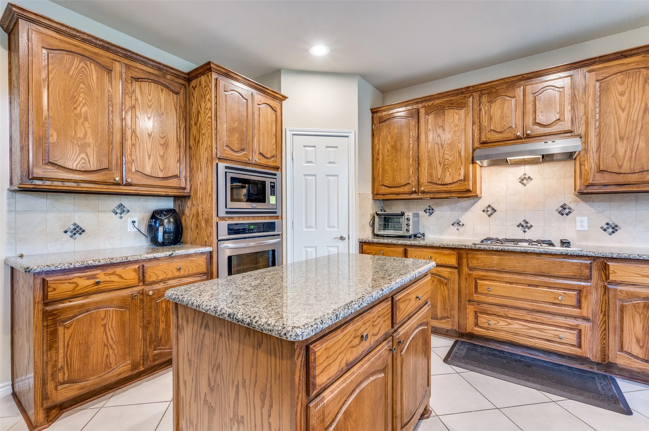 Single Family Residence For Sale in Collin County , 314 Trakehner Trail, Celina, Texas 75009, 5 Bedroom, 4 Bathroom, 2 Garage spaces, 4,418 Sqft, built in 2013, mls#21328186, Real Estate Agent in Celina, Homes For Sale in Collin county, Homes For Sale in Celina, Realtor in Celina Texas, Real Estate Brokerage Independent Realty Texas, Luminita Cordes Realtor