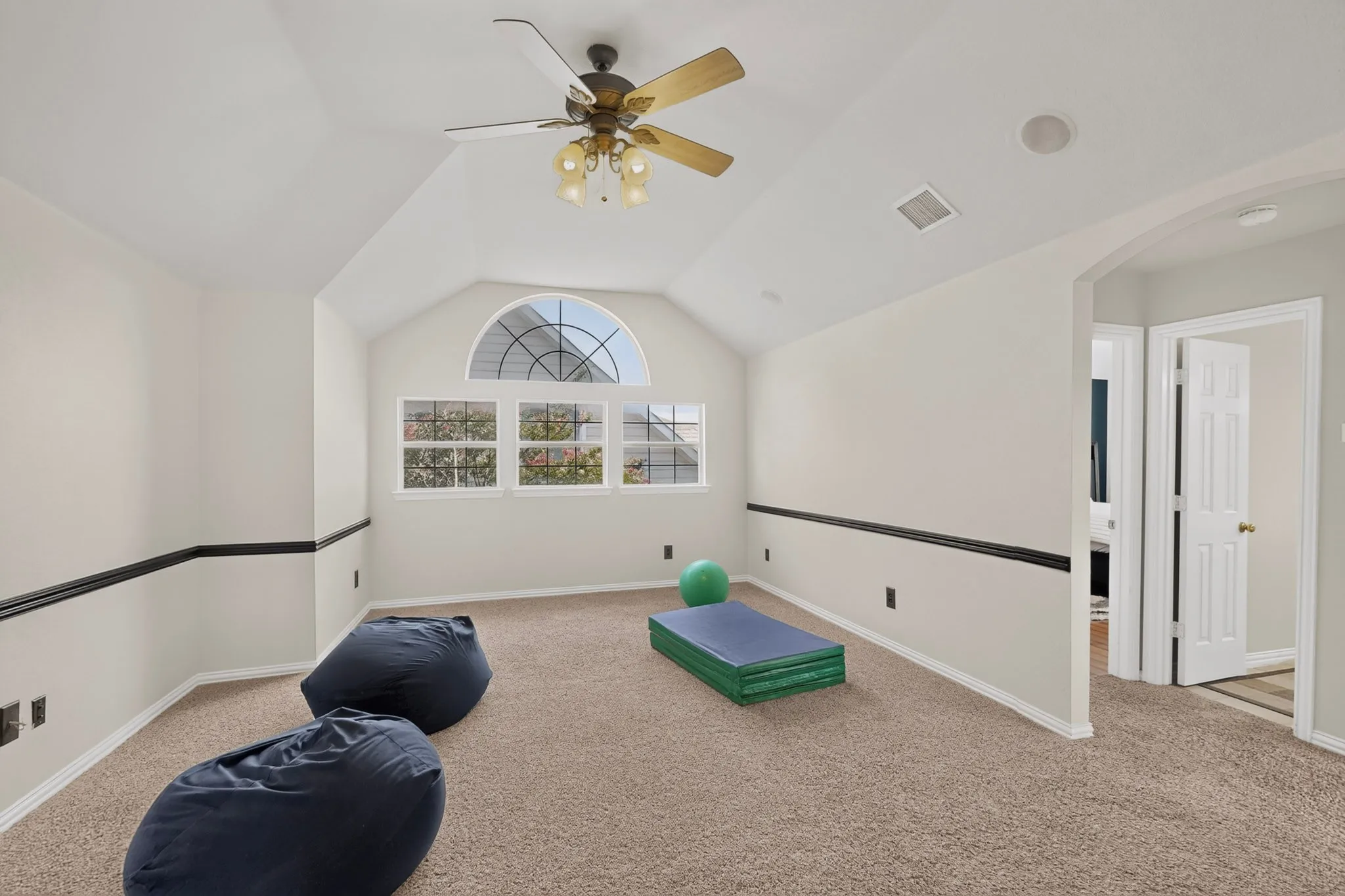 Single Family Residence For Sale in Collin County , 3832 Oxbow Creek Lane, Plano, Texas 75074, 5 Bedroom, 4 Bathroom, 2 Garage spaces, 3,251 Sqft, built in 2001, mls#21360406, Real Estate Agent in Plano, Homes For Sale in Collin county, Homes For Sale in Plano, Realtor in Plano Texas, Real Estate Brokerage Independent Realty Texas, Luminita Cordes Realtor
