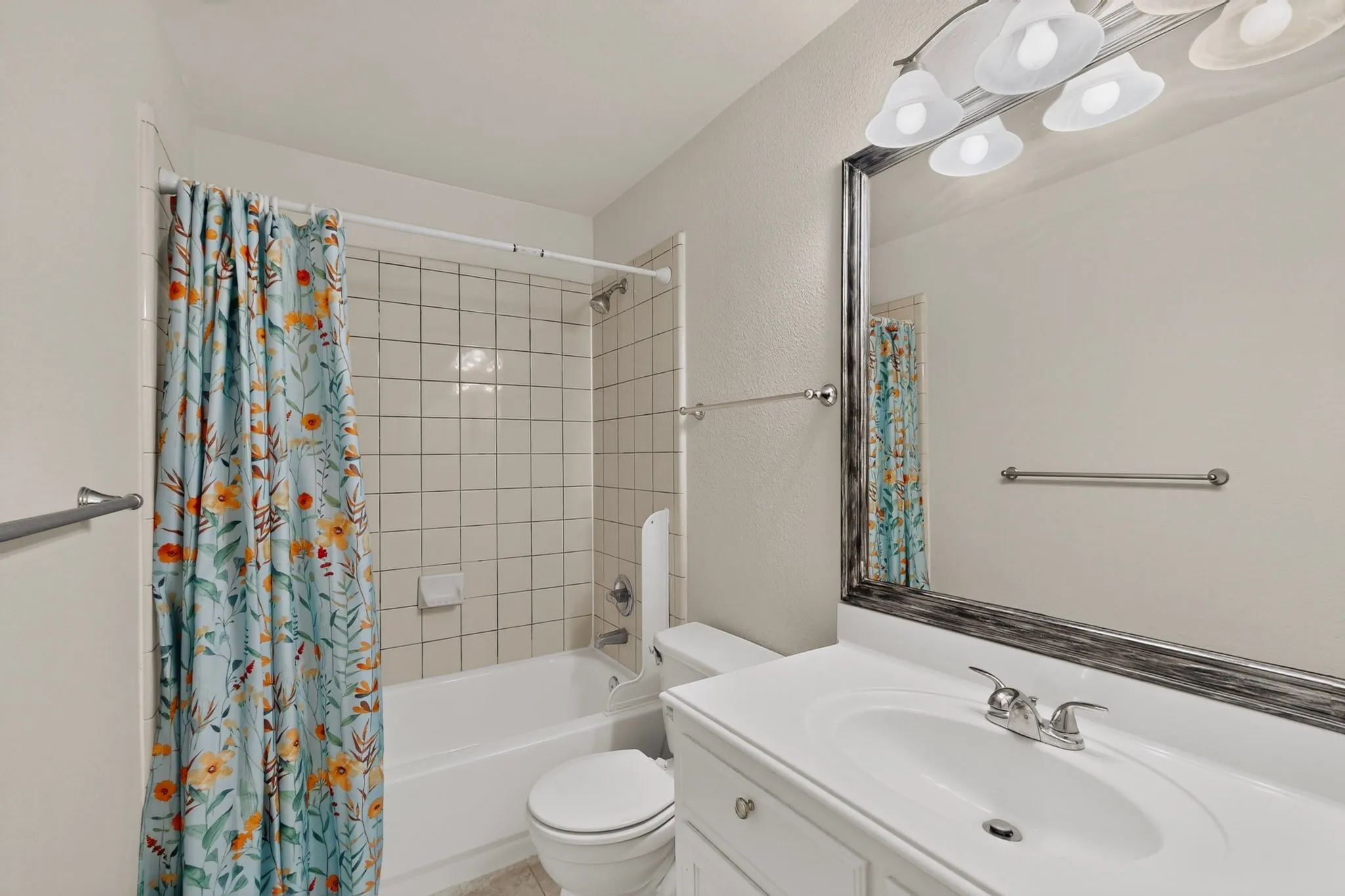 Bath 3 Upstairs