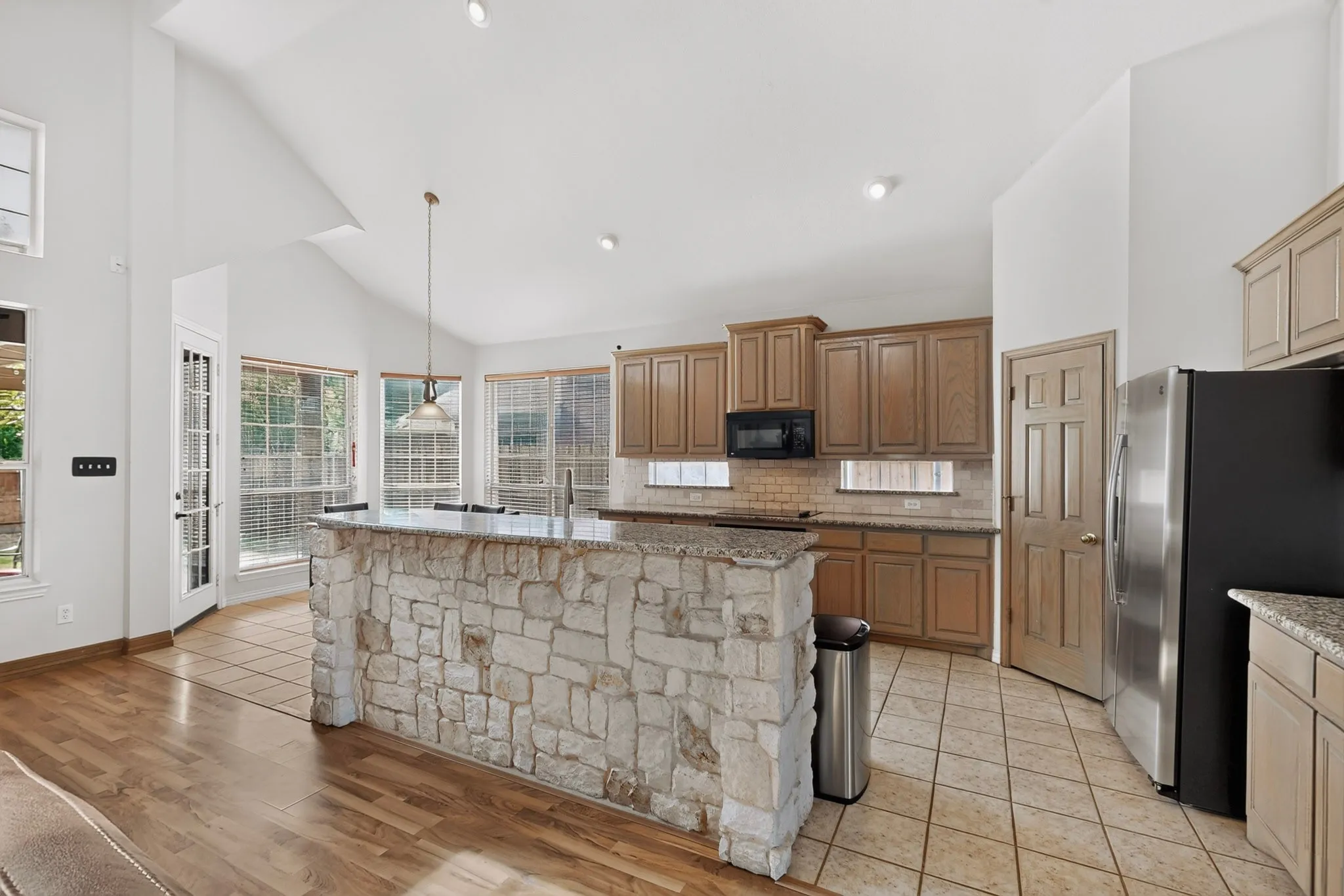 Single Family Residence For Sale in Collin County , 3832 Oxbow Creek Lane, Plano, Texas 75074, 5 Bedroom, 4 Bathroom, 2 Garage spaces, 3,251 Sqft, built in 2001, mls#21360406, Real Estate Agent in Plano, Homes For Sale in Collin county, Homes For Sale in Plano, Realtor in Plano Texas, Real Estate Brokerage Independent Realty Texas, Luminita Cordes Realtor