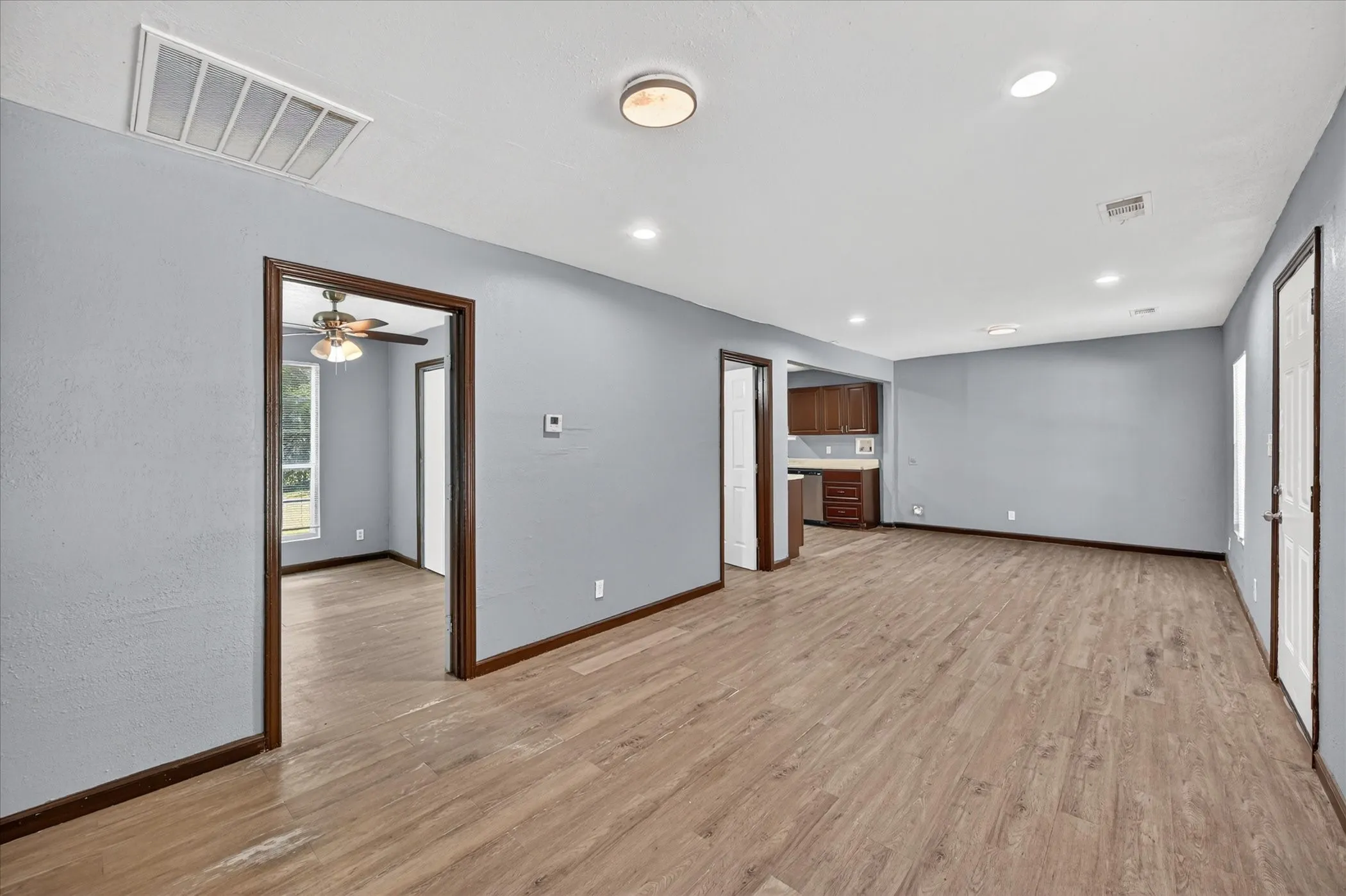Single Family Residence For Rent in Johnson County , 601 Royal Street, Cleburne, Texas 76031, 1 Bedroom, 1 Bathroom, Garage spaces, 720 Sqft, built in 1986, mls#21360446, Real Estate Agent in Cleburne, Homes For Rent in Johnson county, Homes For Rent in Cleburne, Realtor in Cleburne Texas, Real Estate Brokerage Independent Realty Texas, Luminita Cordes Realtor