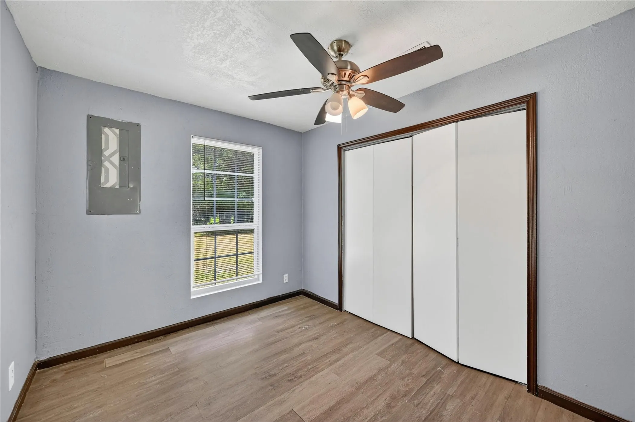 Single Family Residence For Rent in Johnson County , 601 Royal Street, Cleburne, Texas 76031, 1 Bedroom, 1 Bathroom, Garage spaces, 720 Sqft, built in 1986, mls#21360446, Real Estate Agent in Cleburne, Homes For Rent in Johnson county, Homes For Rent in Cleburne, Realtor in Cleburne Texas, Real Estate Brokerage Independent Realty Texas, Luminita Cordes Realtor