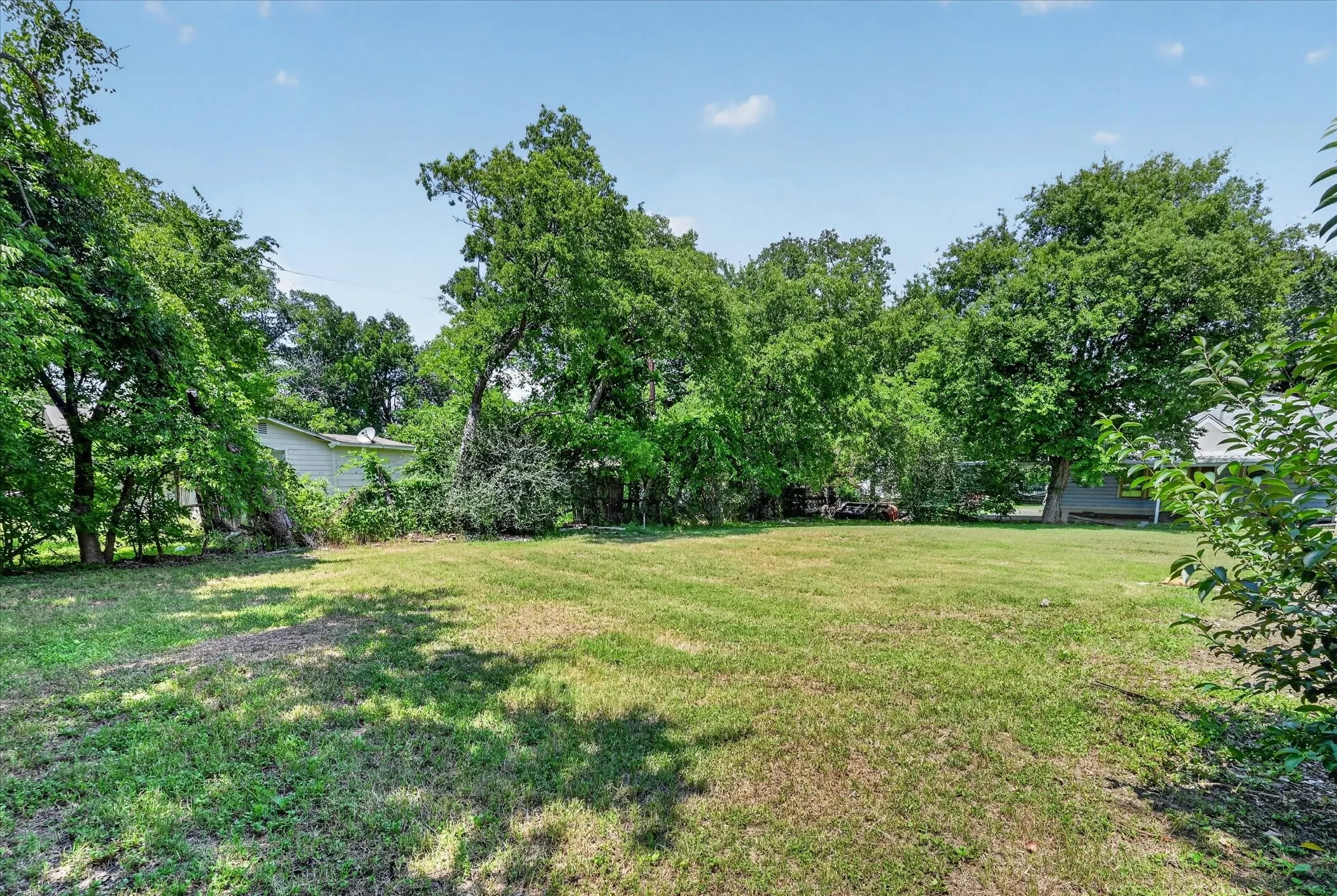 Single Family Residence For Rent in Johnson County , 601 Royal Street, Cleburne, Texas 76031, 1 Bedroom, 1 Bathroom, Garage spaces, 720 Sqft, built in 1986, mls#21360446, Real Estate Agent in Cleburne, Homes For Rent in Johnson county, Homes For Rent in Cleburne, Realtor in Cleburne Texas, Real Estate Brokerage Independent Realty Texas, Luminita Cordes Realtor