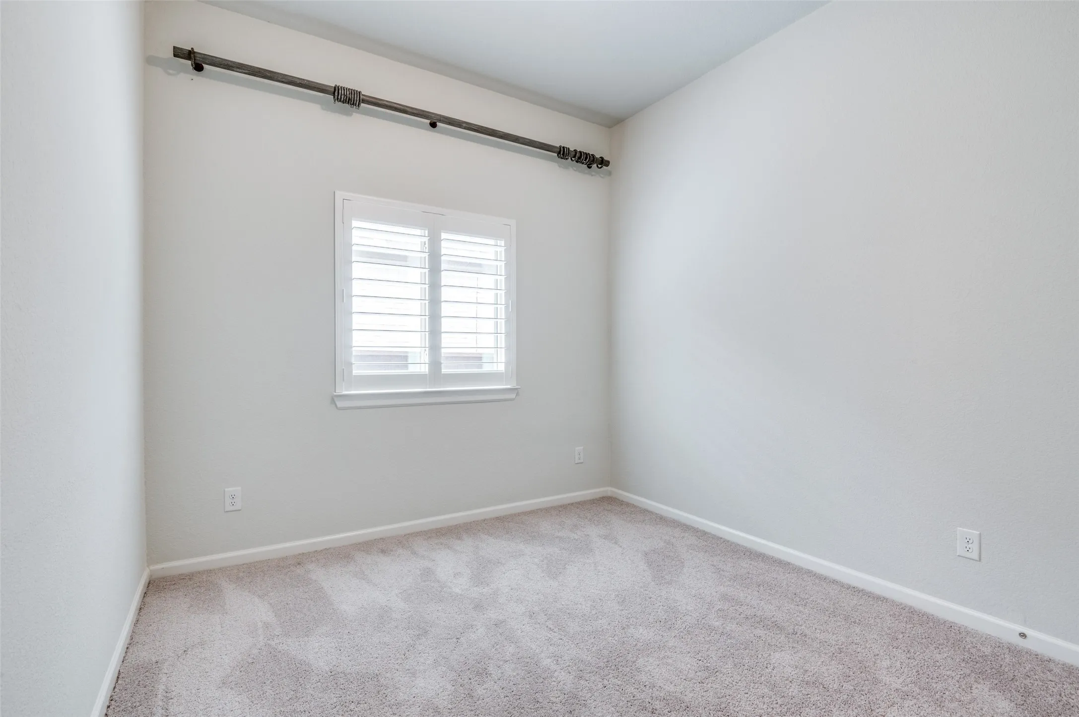 Single Family Residence For Rent in Tarrant County , 1407 Lone Eagle Way, Arlington, Texas 76005, 4 Bedroom, 3 Bathroom, 3 Garage spaces, 2,709 Sqft, built in 2019, mls#21360447, Real Estate Agent in Arlington, Homes For Rent in Tarrant county, Homes For Rent in Arlington, Realtor in Arlington Texas, Real Estate Brokerage Independent Realty Texas, Luminita Cordes Realtor