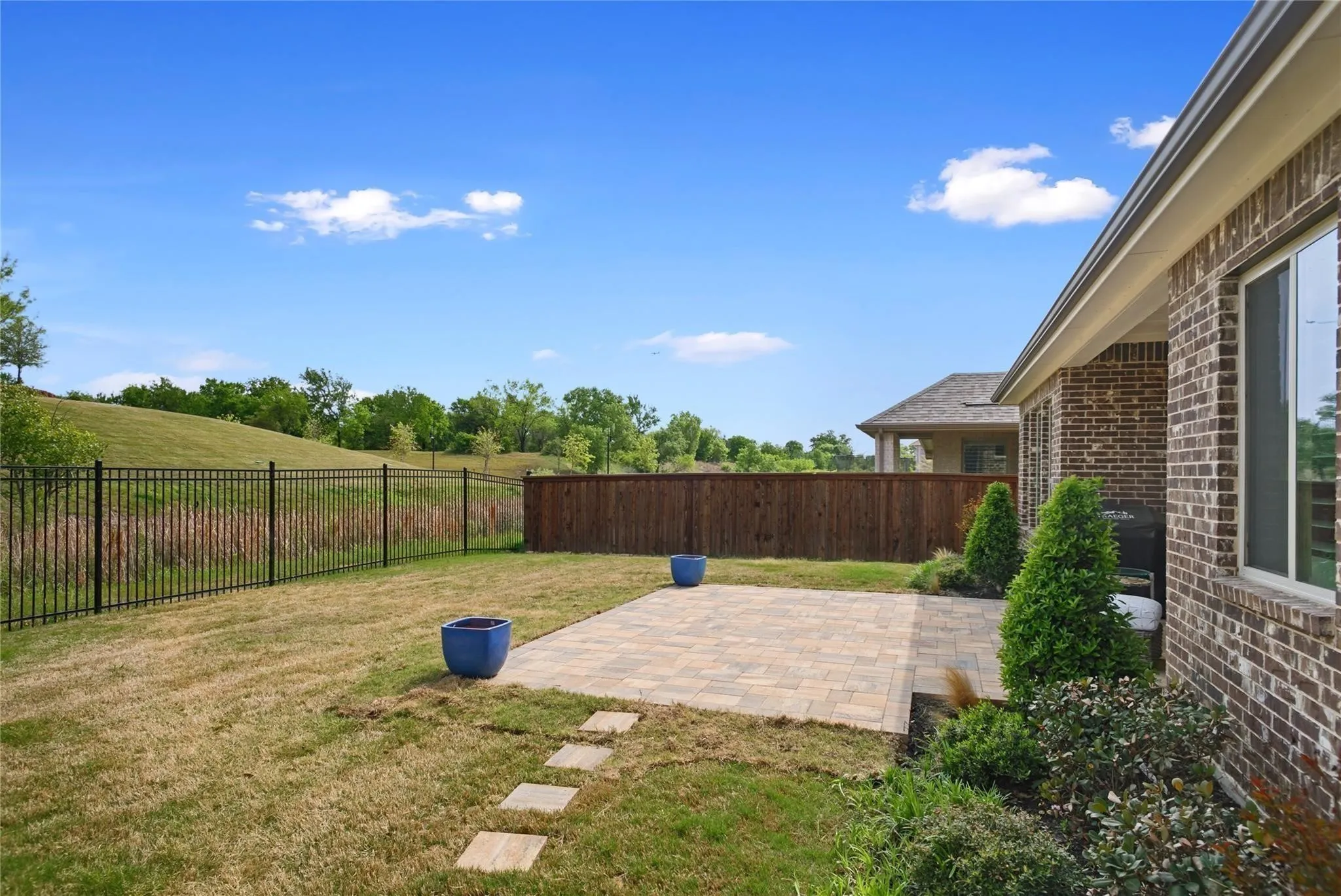 Single Family Residence For Rent in Tarrant County , 1407 Lone Eagle Way, Arlington, Texas 76005, 4 Bedroom, 3 Bathroom, 3 Garage spaces, 2,709 Sqft, built in 2019, mls#21360447, Real Estate Agent in Arlington, Homes For Rent in Tarrant county, Homes For Rent in Arlington, Realtor in Arlington Texas, Real Estate Brokerage Independent Realty Texas, Luminita Cordes Realtor
