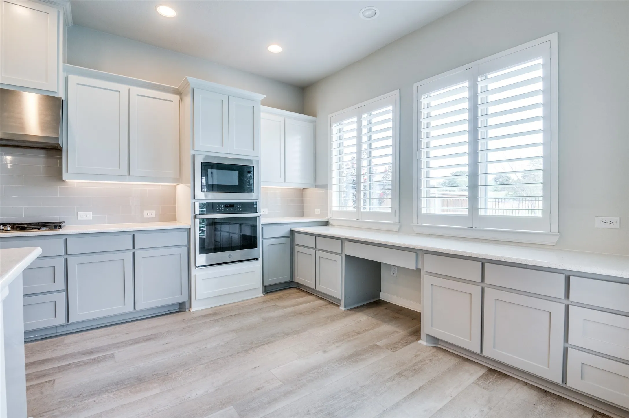 Single Family Residence For Rent in Tarrant County , 1407 Lone Eagle Way, Arlington, Texas 76005, 4 Bedroom, 3 Bathroom, 3 Garage spaces, 2,709 Sqft, built in 2019, mls#21360447, Real Estate Agent in Arlington, Homes For Rent in Tarrant county, Homes For Rent in Arlington, Realtor in Arlington Texas, Real Estate Brokerage Independent Realty Texas, Luminita Cordes Realtor