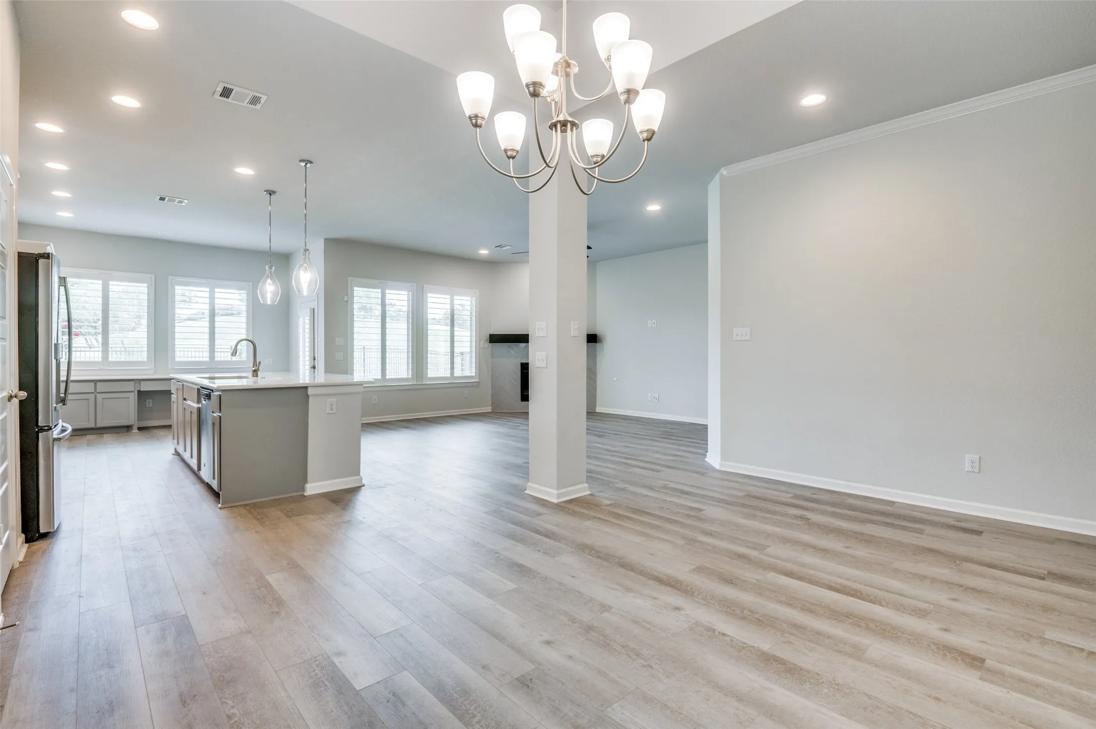 Single Family Residence For Rent in Tarrant County , 1407 Lone Eagle Way, Arlington, Texas 76005, 4 Bedroom, 3 Bathroom, 3 Garage spaces, 2,709 Sqft, built in 2019, mls#21360447, Real Estate Agent in Arlington, Homes For Rent in Tarrant county, Homes For Rent in Arlington, Realtor in Arlington Texas, Real Estate Brokerage Independent Realty Texas, Luminita Cordes Realtor