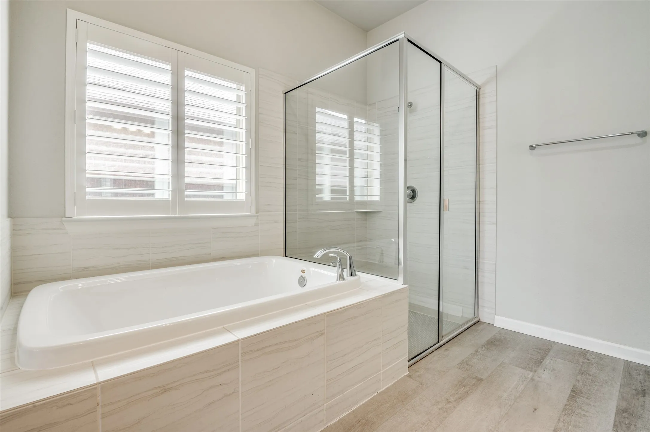 Single Family Residence For Rent in Tarrant County , 1407 Lone Eagle Way, Arlington, Texas 76005, 4 Bedroom, 3 Bathroom, 3 Garage spaces, 2,709 Sqft, built in 2019, mls#21360447, Real Estate Agent in Arlington, Homes For Rent in Tarrant county, Homes For Rent in Arlington, Realtor in Arlington Texas, Real Estate Brokerage Independent Realty Texas, Luminita Cordes Realtor