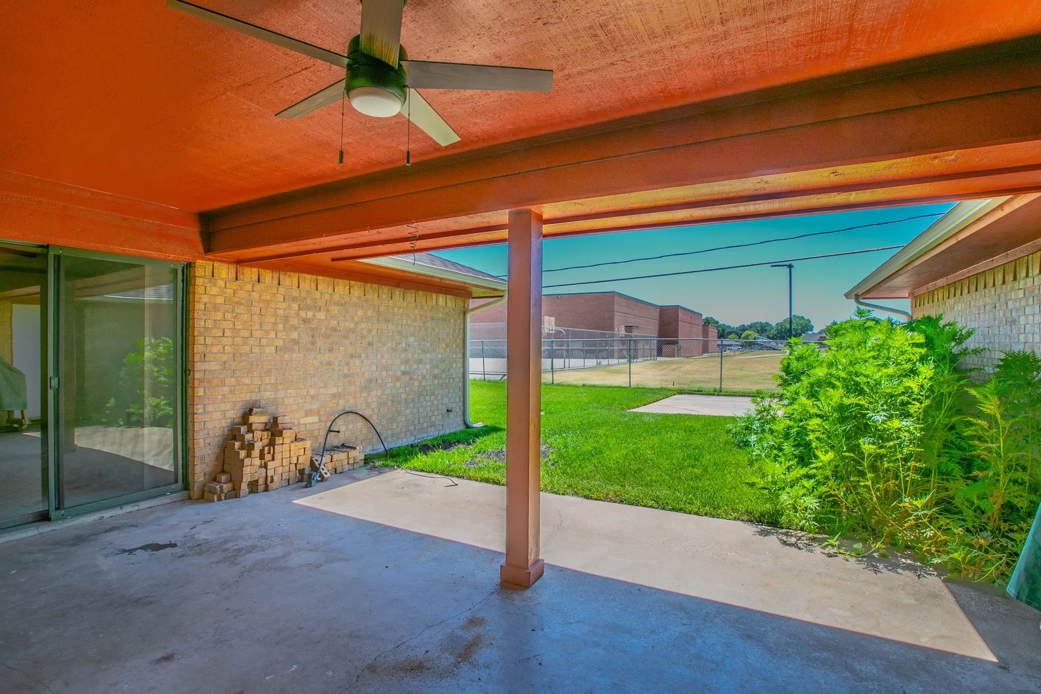 Single Family Residence For Sale in Tarrant County , 4400 Kingswick Drive, Arlington, Texas 76016, 4 Bedroom, 3 Bathroom, 2 Garage spaces, 2,742 Sqft, built in 1976, mls#21360415, Real Estate Agent in Arlington, Homes For Sale in Tarrant county, Homes For Sale in Arlington, Realtor in Arlington Texas, Real Estate Brokerage Independent Realty Texas, Luminita Cordes Realtor