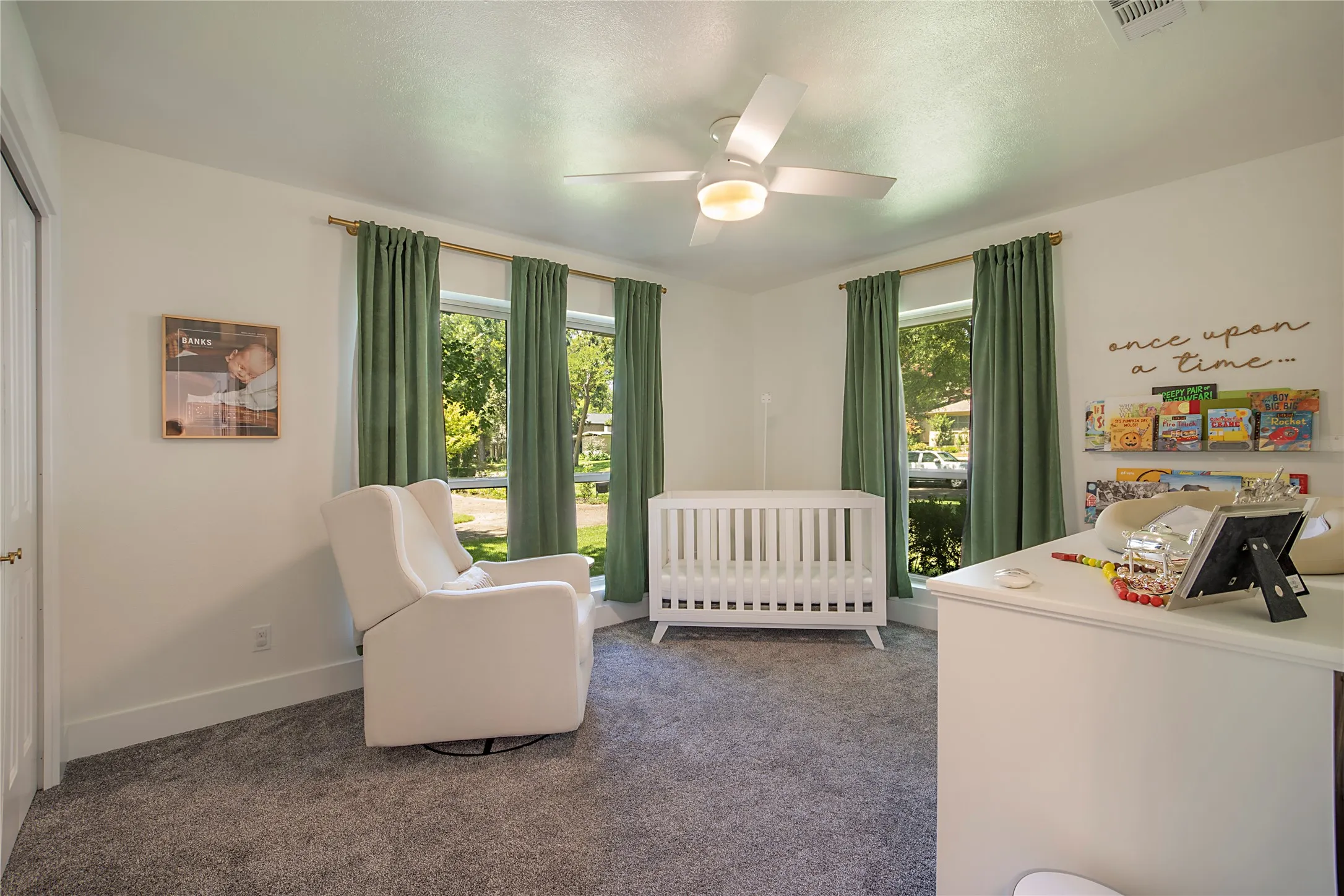 Single Family Residence For Sale in Dallas County , 1049 Forest Grove Drive, Dallas, Texas 75218, 3 Bedroom, 3 Bathroom, 2 Garage spaces, 2,550 Sqft, built in 1969, mls#21358264, Real Estate Agent in Dallas, Homes For Sale in Dallas county, Homes For Sale in Dallas, Realtor in Dallas Texas, Real Estate Brokerage Independent Realty Texas, Luminita Cordes Realtor