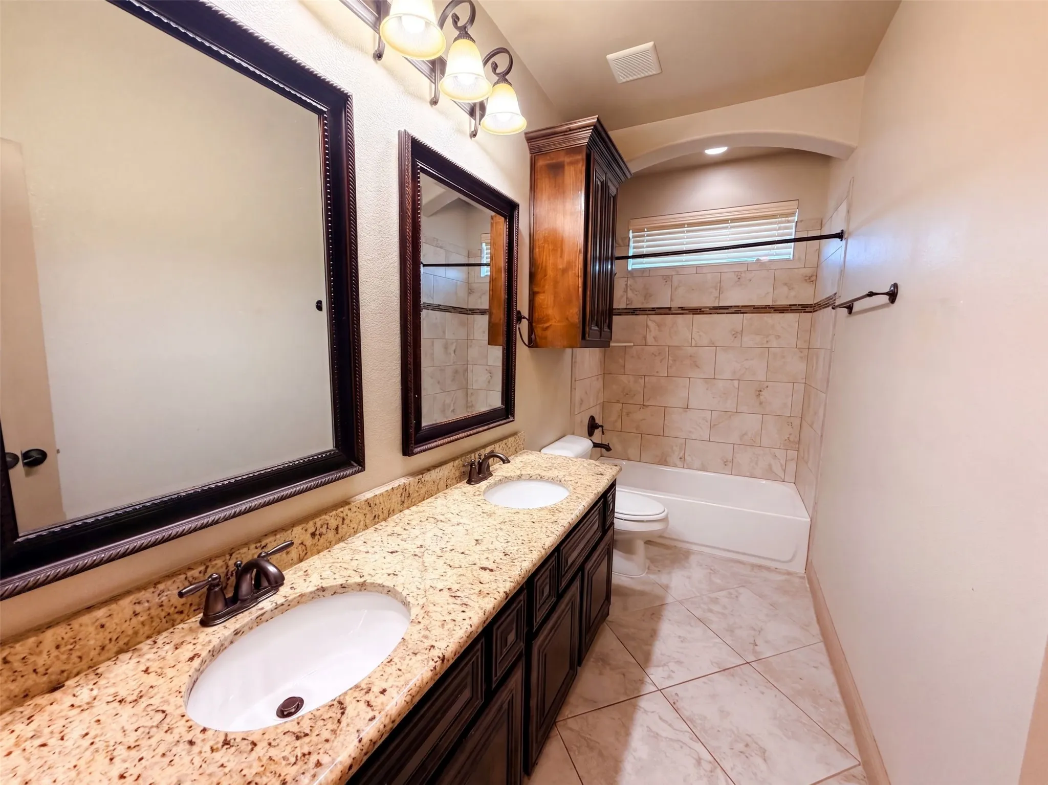 Single Family Residence For Sale in Collin County , 1502 Northwood Drive, Wylie, Texas 75098, 5 Bedroom, 4 Bathroom, 3 Garage spaces, 3,892 Sqft, built in 2014, mls#21360462, Real Estate Agent in Wylie, Homes For Sale in Collin county, Homes For Sale in Wylie, Realtor in Wylie Texas, Real Estate Brokerage Independent Realty Texas, Luminita Cordes Realtor