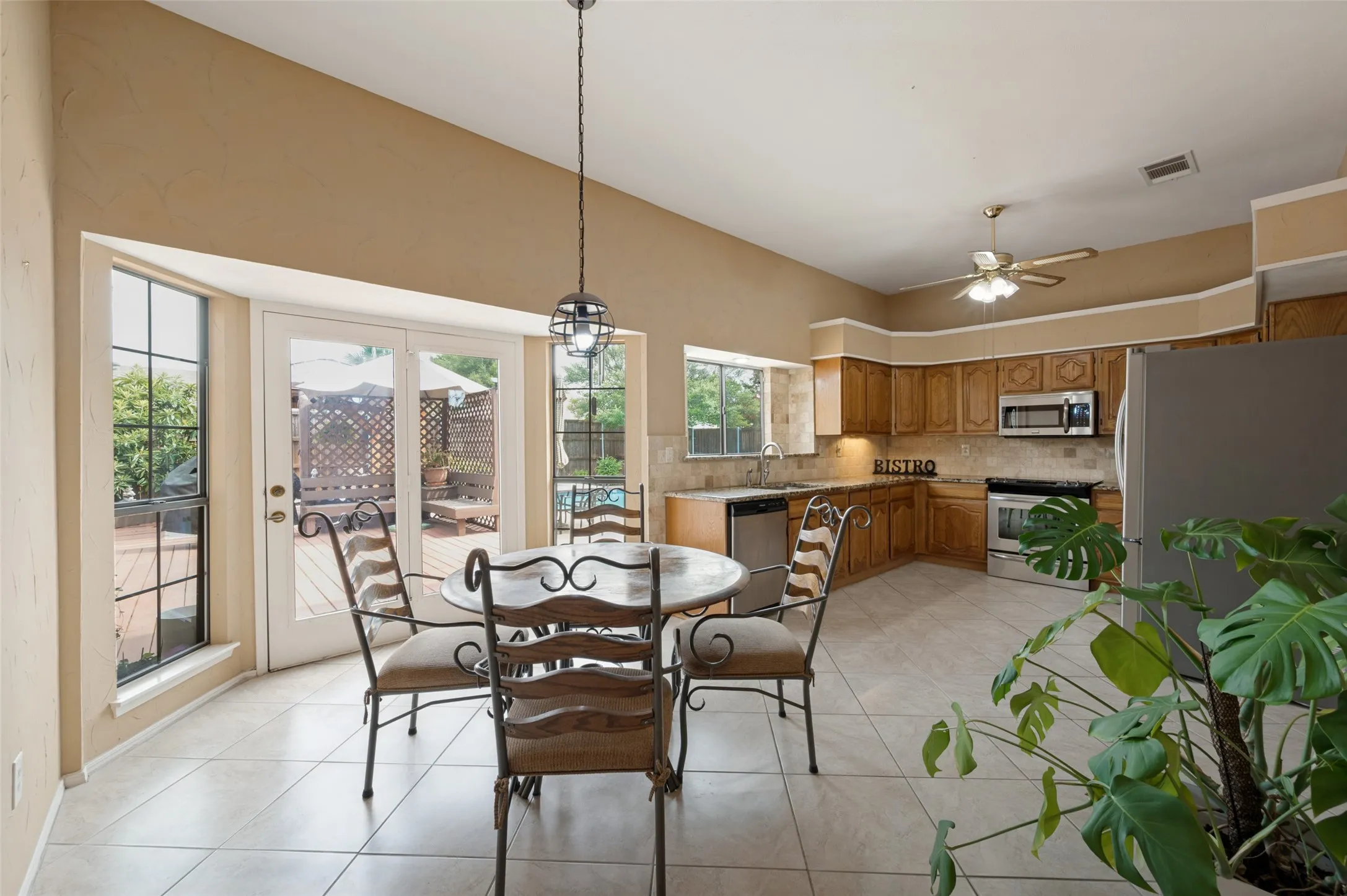 Single Family Residence For Sale in Dallas County , 206 Carolina Court, Coppell, Texas 75019, 3 Bedroom, 2 Bathroom, 2 Garage spaces, 2,041 Sqft, built in 1985, mls#21358150, Real Estate Agent in Coppell, Homes For Sale in Dallas county, Homes For Sale in Coppell, Realtor in Coppell Texas, Real Estate Brokerage Independent Realty Texas, Luminita Cordes Realtor
