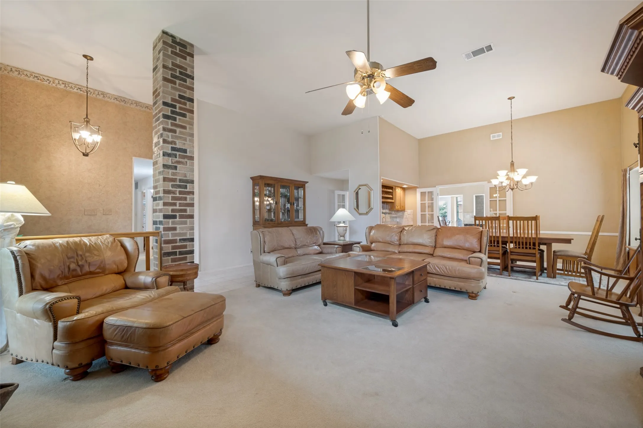 Single Family Residence For Sale in Dallas County , 206 Carolina Court, Coppell, Texas 75019, 3 Bedroom, 2 Bathroom, 2 Garage spaces, 2,041 Sqft, built in 1985, mls#21358150, Real Estate Agent in Coppell, Homes For Sale in Dallas county, Homes For Sale in Coppell, Realtor in Coppell Texas, Real Estate Brokerage Independent Realty Texas, Luminita Cordes Realtor