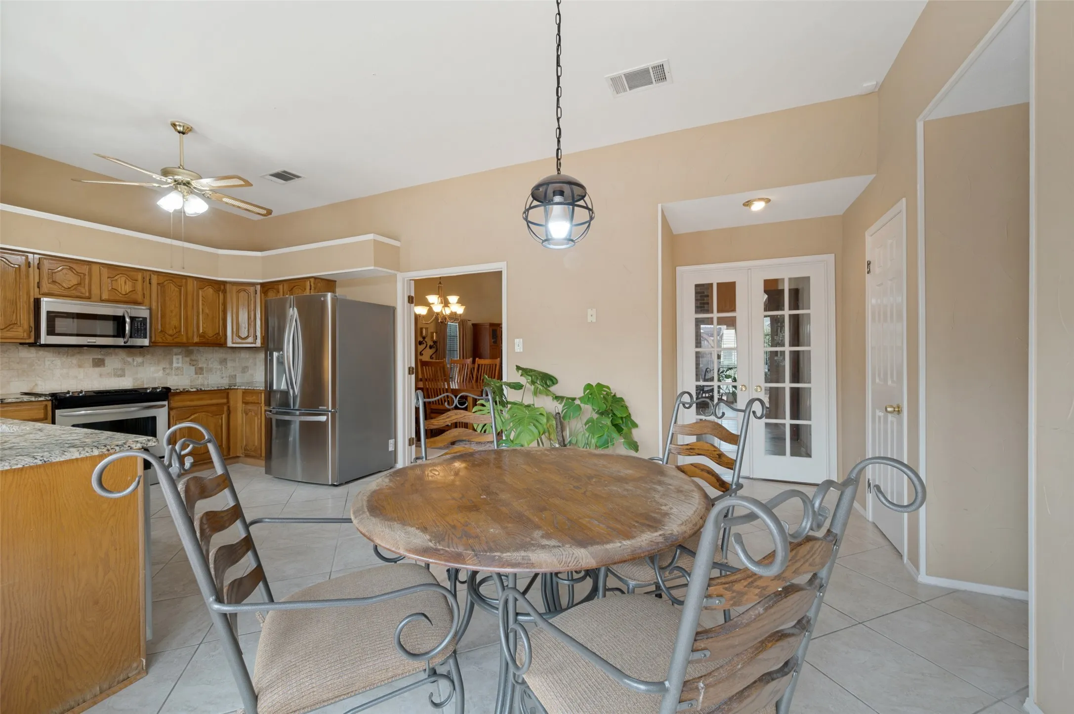 Single Family Residence For Sale in Dallas County , 206 Carolina Court, Coppell, Texas 75019, 3 Bedroom, 2 Bathroom, 2 Garage spaces, 2,041 Sqft, built in 1985, mls#21358150, Real Estate Agent in Coppell, Homes For Sale in Dallas county, Homes For Sale in Coppell, Realtor in Coppell Texas, Real Estate Brokerage Independent Realty Texas, Luminita Cordes Realtor