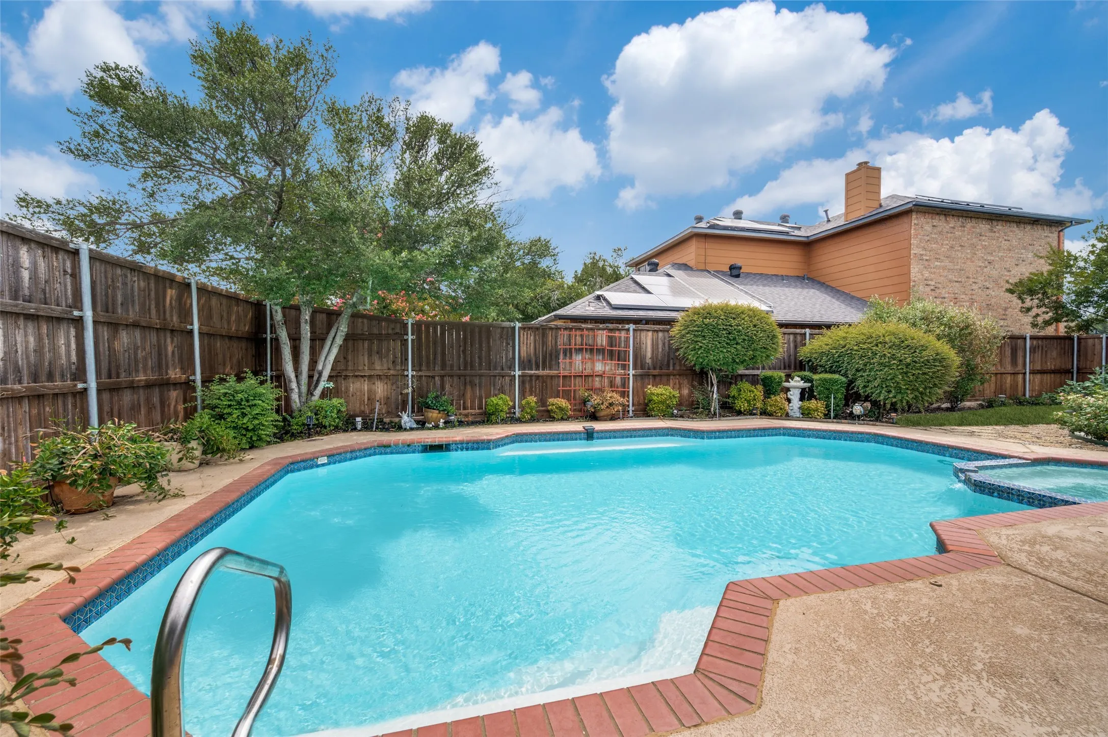 Single Family Residence For Sale in Dallas County , 206 Carolina Court, Coppell, Texas 75019, 3 Bedroom, 2 Bathroom, 2 Garage spaces, 2,041 Sqft, built in 1985, mls#21358150, Real Estate Agent in Coppell, Homes For Sale in Dallas county, Homes For Sale in Coppell, Realtor in Coppell Texas, Real Estate Brokerage Independent Realty Texas, Luminita Cordes Realtor