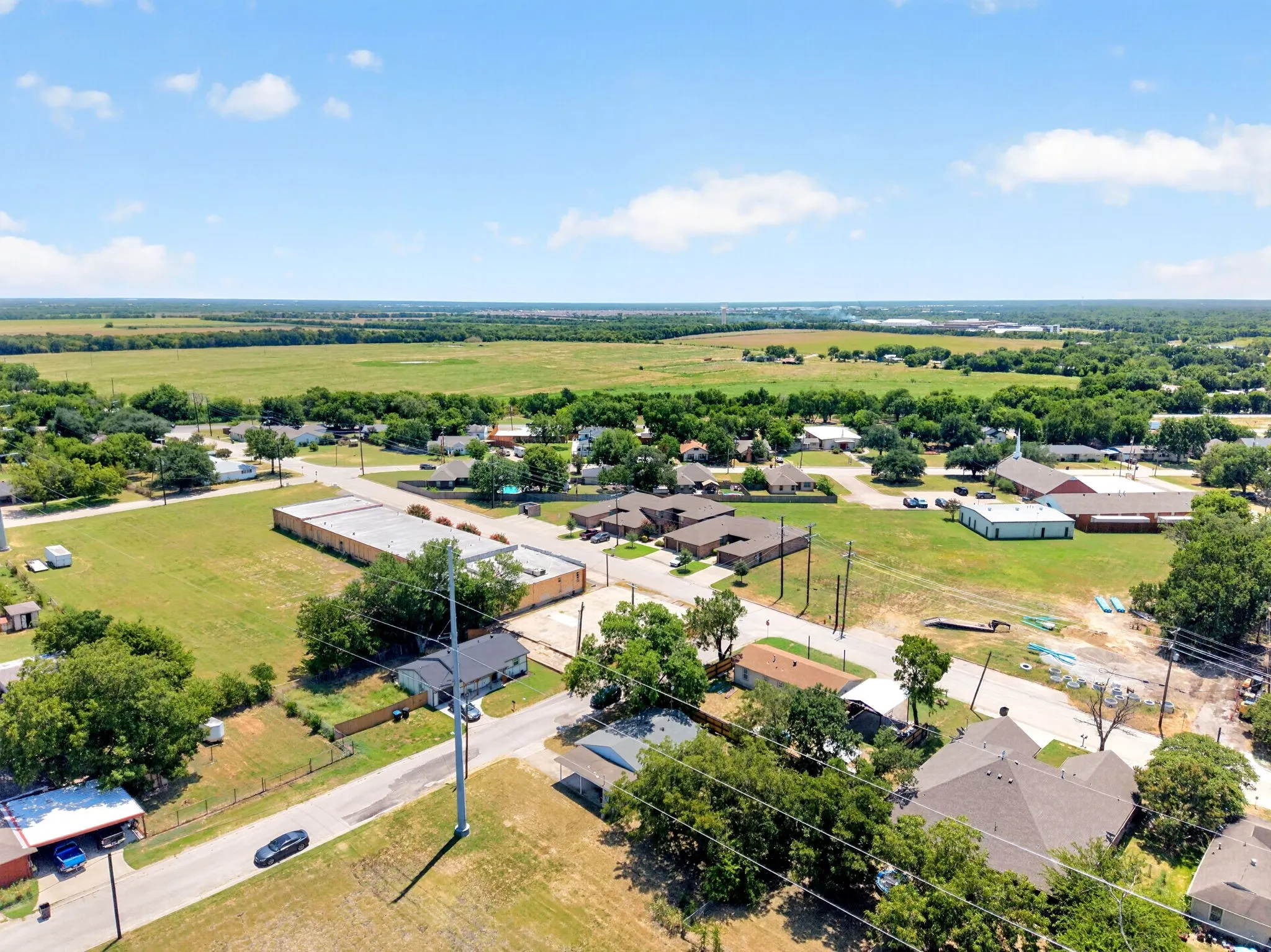 Single Family Residence For Sale in Hunt County , 2601 Crestridge, Caddo Mills, Texas 75135, 2 Bedroom, 1 Bathroom, Garage spaces, 972 Sqft, built in 1980, mls#21360463, Real Estate Agent in Caddo Mills, Homes For Sale in Hunt county, Homes For Sale in Caddo Mills, Realtor in Caddo Mills Texas, Real Estate Brokerage Independent Realty Texas, Luminita Cordes Realtor