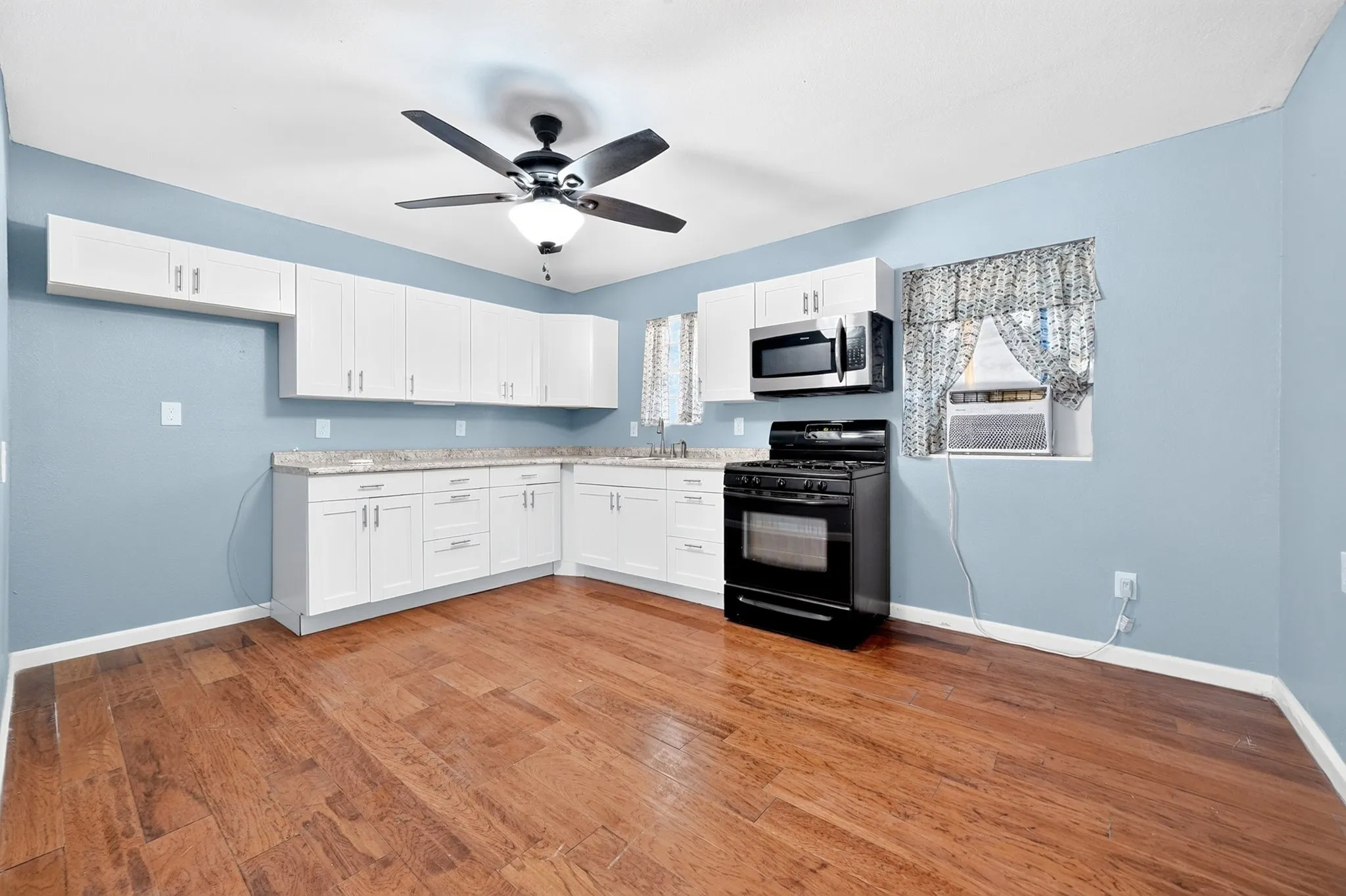 Single Family Residence For Sale in Hunt County , 2601 Crestridge, Caddo Mills, Texas 75135, 2 Bedroom, 1 Bathroom, Garage spaces, 972 Sqft, built in 1980, mls#21360463, Real Estate Agent in Caddo Mills, Homes For Sale in Hunt county, Homes For Sale in Caddo Mills, Realtor in Caddo Mills Texas, Real Estate Brokerage Independent Realty Texas, Luminita Cordes Realtor
