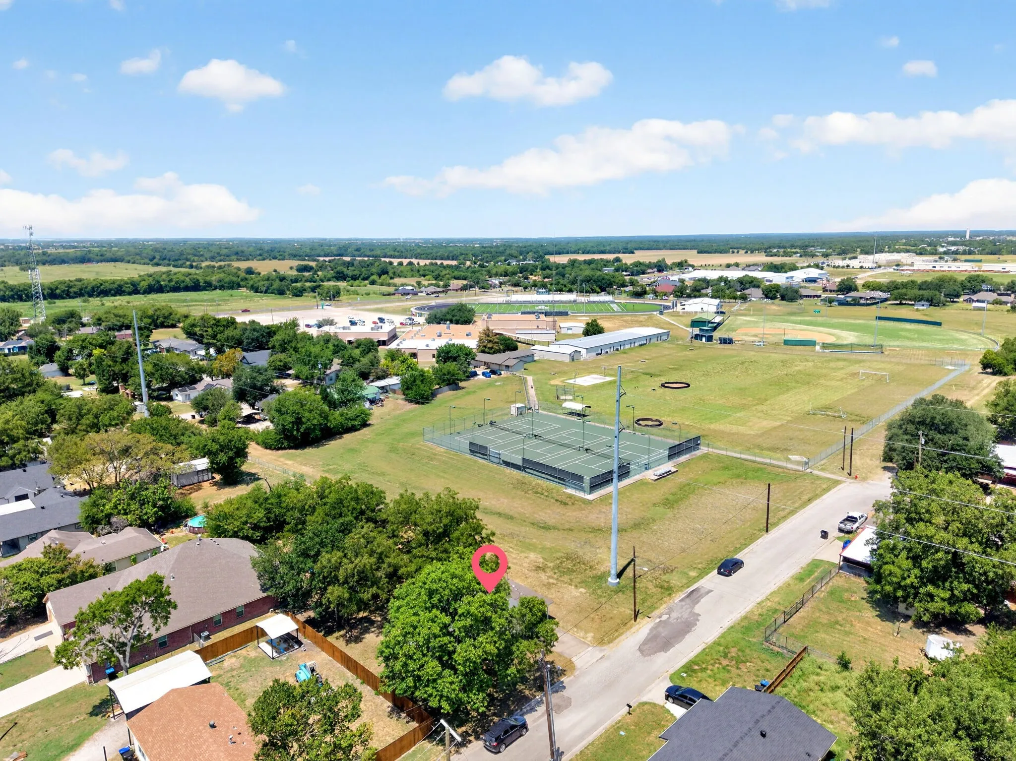 Single Family Residence For Sale in Hunt County , 2601 Crestridge, Caddo Mills, Texas 75135, 2 Bedroom, 1 Bathroom, Garage spaces, 972 Sqft, built in 1980, mls#21360463, Real Estate Agent in Caddo Mills, Homes For Sale in Hunt county, Homes For Sale in Caddo Mills, Realtor in Caddo Mills Texas, Real Estate Brokerage Independent Realty Texas, Luminita Cordes Realtor