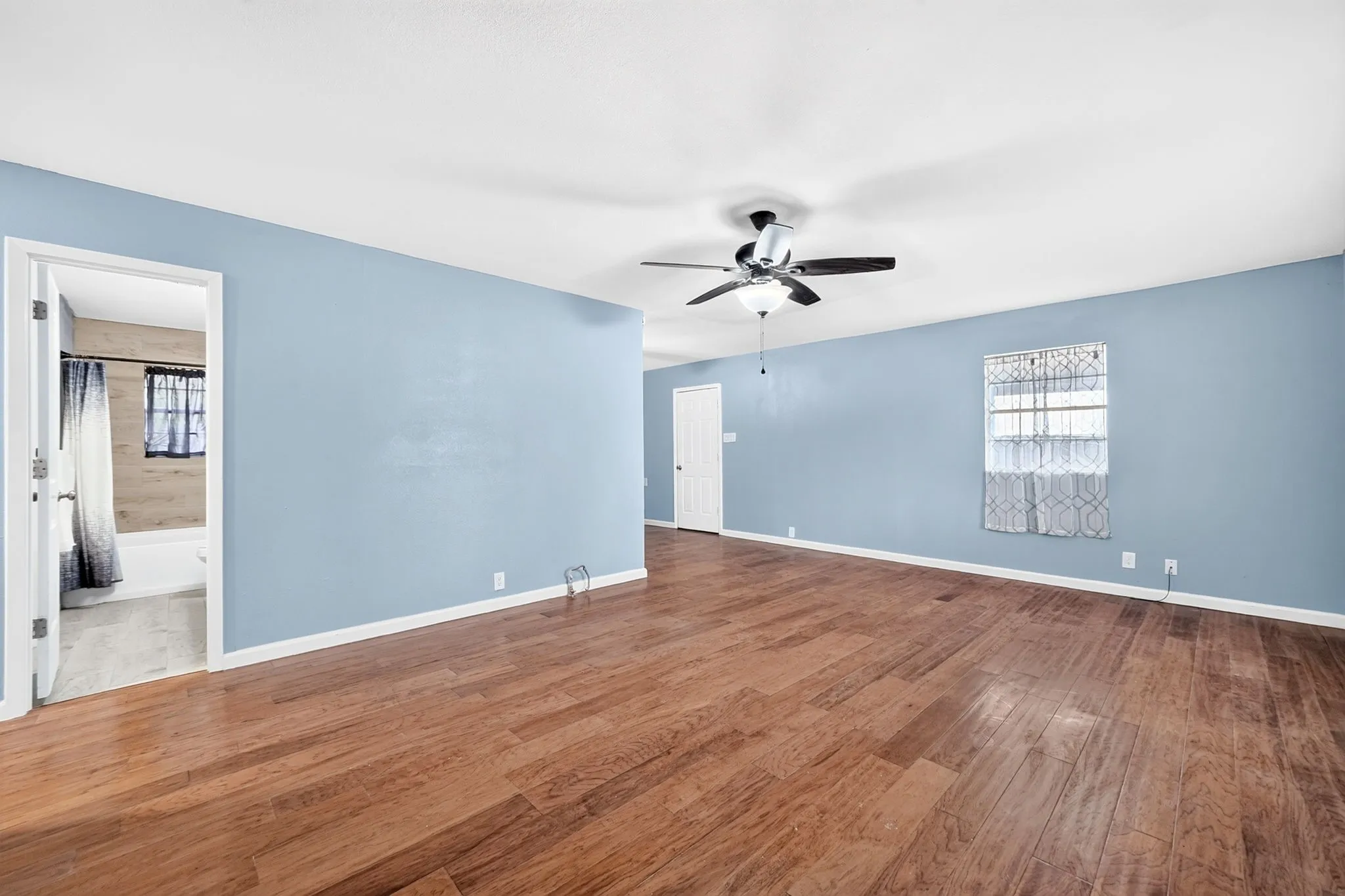 Single Family Residence For Sale in Hunt County , 2601 Crestridge, Caddo Mills, Texas 75135, 2 Bedroom, 1 Bathroom, Garage spaces, 972 Sqft, built in 1980, mls#21360463, Real Estate Agent in Caddo Mills, Homes For Sale in Hunt county, Homes For Sale in Caddo Mills, Realtor in Caddo Mills Texas, Real Estate Brokerage Independent Realty Texas, Luminita Cordes Realtor