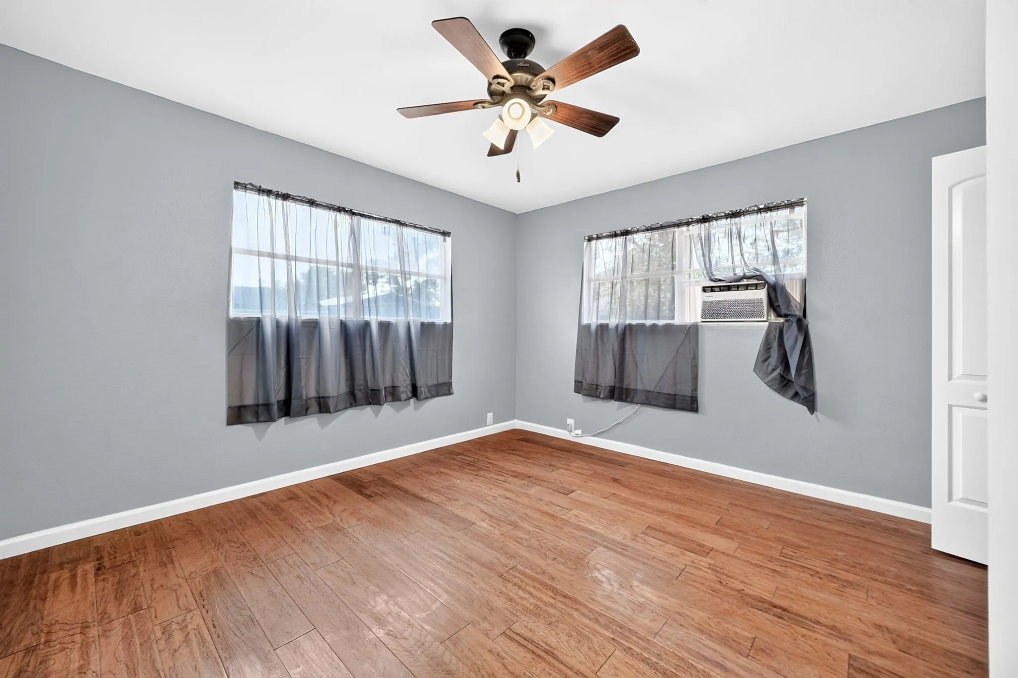 Single Family Residence For Sale in Hunt County , 2601 Crestridge, Caddo Mills, Texas 75135, 2 Bedroom, 1 Bathroom, Garage spaces, 972 Sqft, built in 1980, mls#21360463, Real Estate Agent in Caddo Mills, Homes For Sale in Hunt county, Homes For Sale in Caddo Mills, Realtor in Caddo Mills Texas, Real Estate Brokerage Independent Realty Texas, Luminita Cordes Realtor