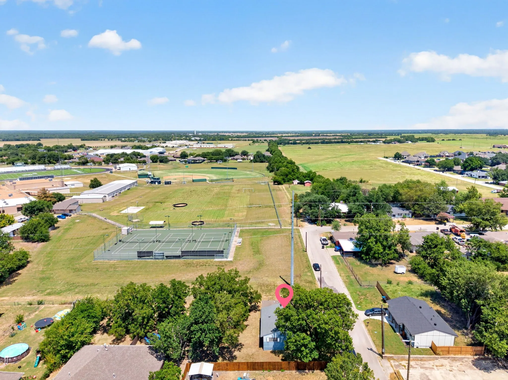 Single Family Residence For Sale in Hunt County , 2601 Crestridge, Caddo Mills, Texas 75135, 2 Bedroom, 1 Bathroom, Garage spaces, 972 Sqft, built in 1980, mls#21360463, Real Estate Agent in Caddo Mills, Homes For Sale in Hunt county, Homes For Sale in Caddo Mills, Realtor in Caddo Mills Texas, Real Estate Brokerage Independent Realty Texas, Luminita Cordes Realtor
