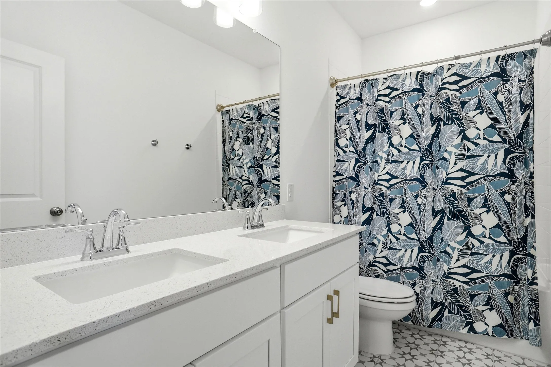 Townhouse For Sale in Tarrant County , 1085 Carnation Drive, Crowley, Texas 76036, 3 Bedroom, 3 Bathroom, 2 Garage spaces, 1,812 Sqft, built in 2024, mls#21359719, Real Estate Agent in Crowley, Homes For Sale in Tarrant county, Homes For Sale in Crowley, Realtor in Crowley Texas, Real Estate Brokerage Independent Realty Texas, Luminita Cordes Realtor