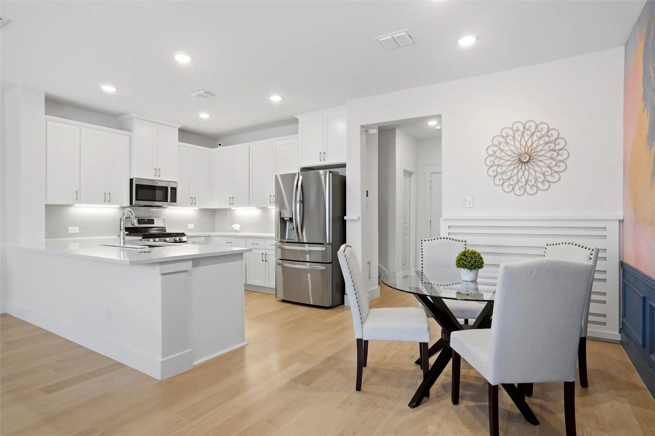 Townhouse For Sale in Tarrant County , 1085 Carnation Drive, Crowley, Texas 76036, 3 Bedroom, 3 Bathroom, 2 Garage spaces, 1,812 Sqft, built in 2024, mls#21359719, Real Estate Agent in Crowley, Homes For Sale in Tarrant county, Homes For Sale in Crowley, Realtor in Crowley Texas, Real Estate Brokerage Independent Realty Texas, Luminita Cordes Realtor