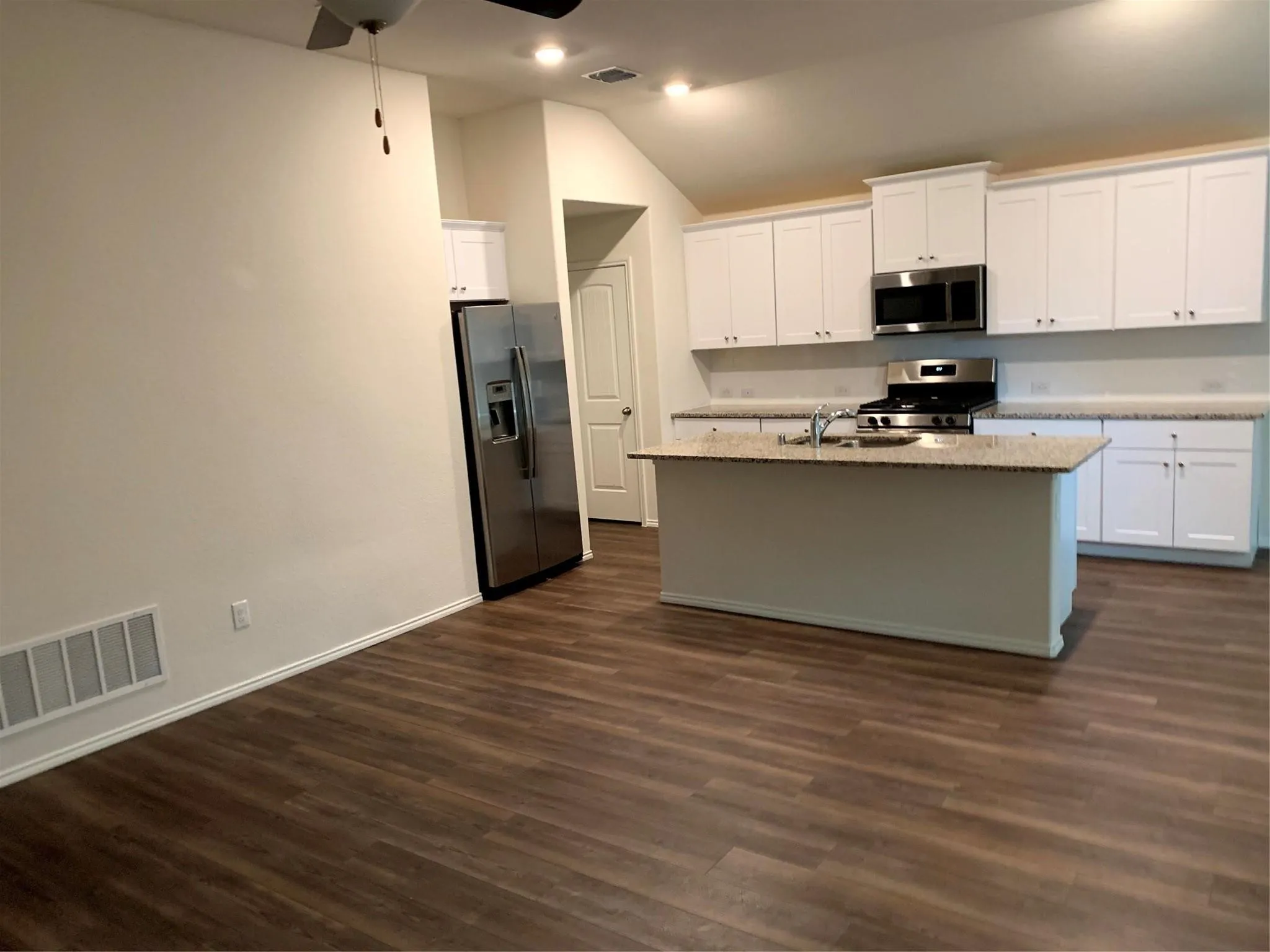 Single Family Residence For Rent in Denton County , 2444 Larimar Drive, Little Elm, Texas 76227, 3 Bedroom, 2 Bathroom, 2 Garage spaces, 1,536 Sqft, built in 2020, Price $2,100, mls#21360472, Real Estate Agent in Little Elm, Homes For Rent in Denton county, Homes For Rent in Little Elm, Realtor in Little Elm Texas, Real Estate Brokerage Independent Realty Texas, Luminita Cordes Realtor