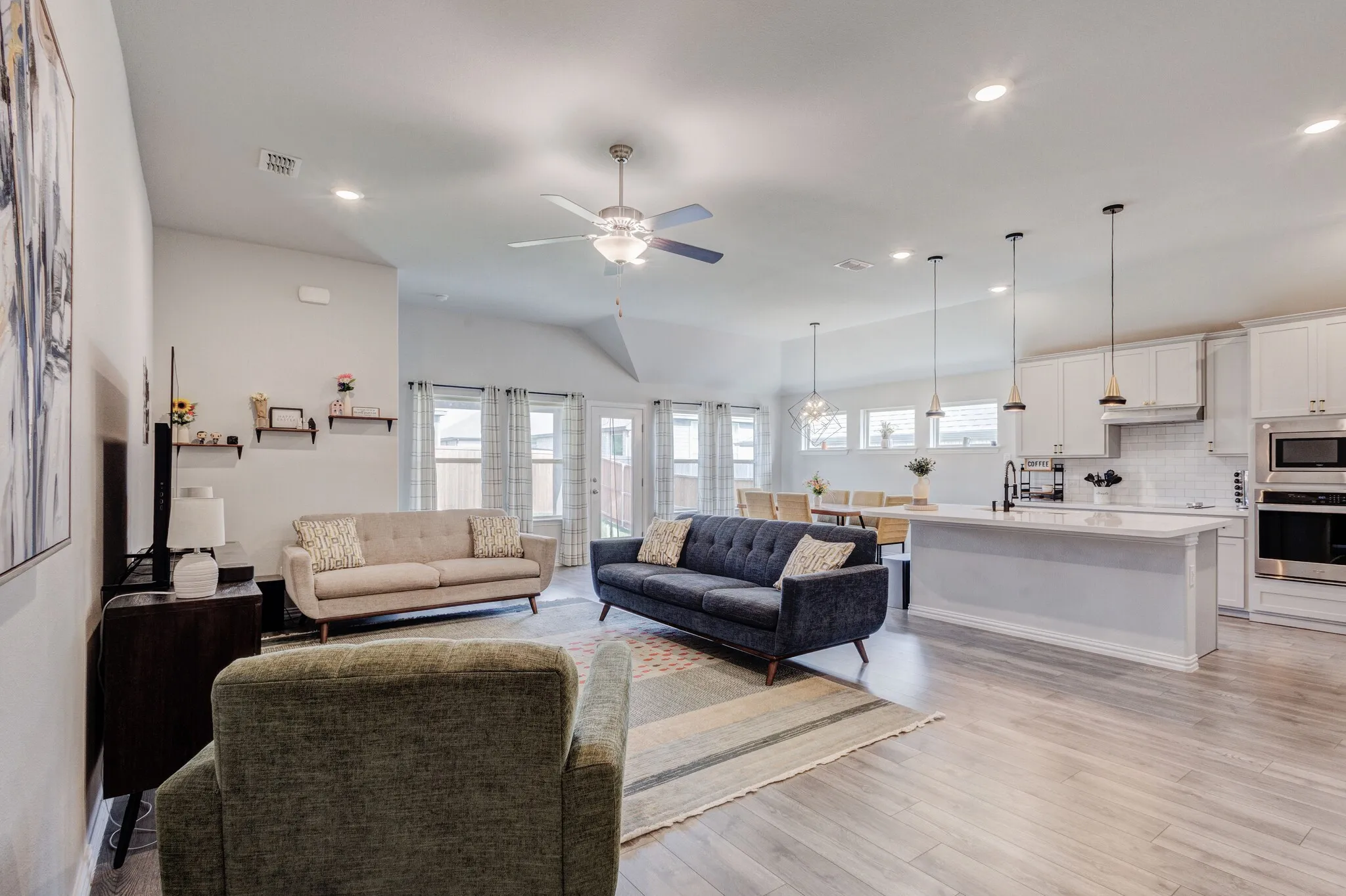 Single Family Residence For Sale in Tarrant County , 101 St Meena Court, Fort Worth, Texas 76120, 3 Bedroom, 2 Bathroom, 2 Garage spaces, 1,992 Sqft, built in 2020, mls#21360475, Real Estate Agent in Fort Worth, Homes For Sale in Tarrant county, Homes For Sale in Fort Worth, Realtor in Fort Worth Texas, Real Estate Brokerage Independent Realty Texas, Luminita Cordes Realtor