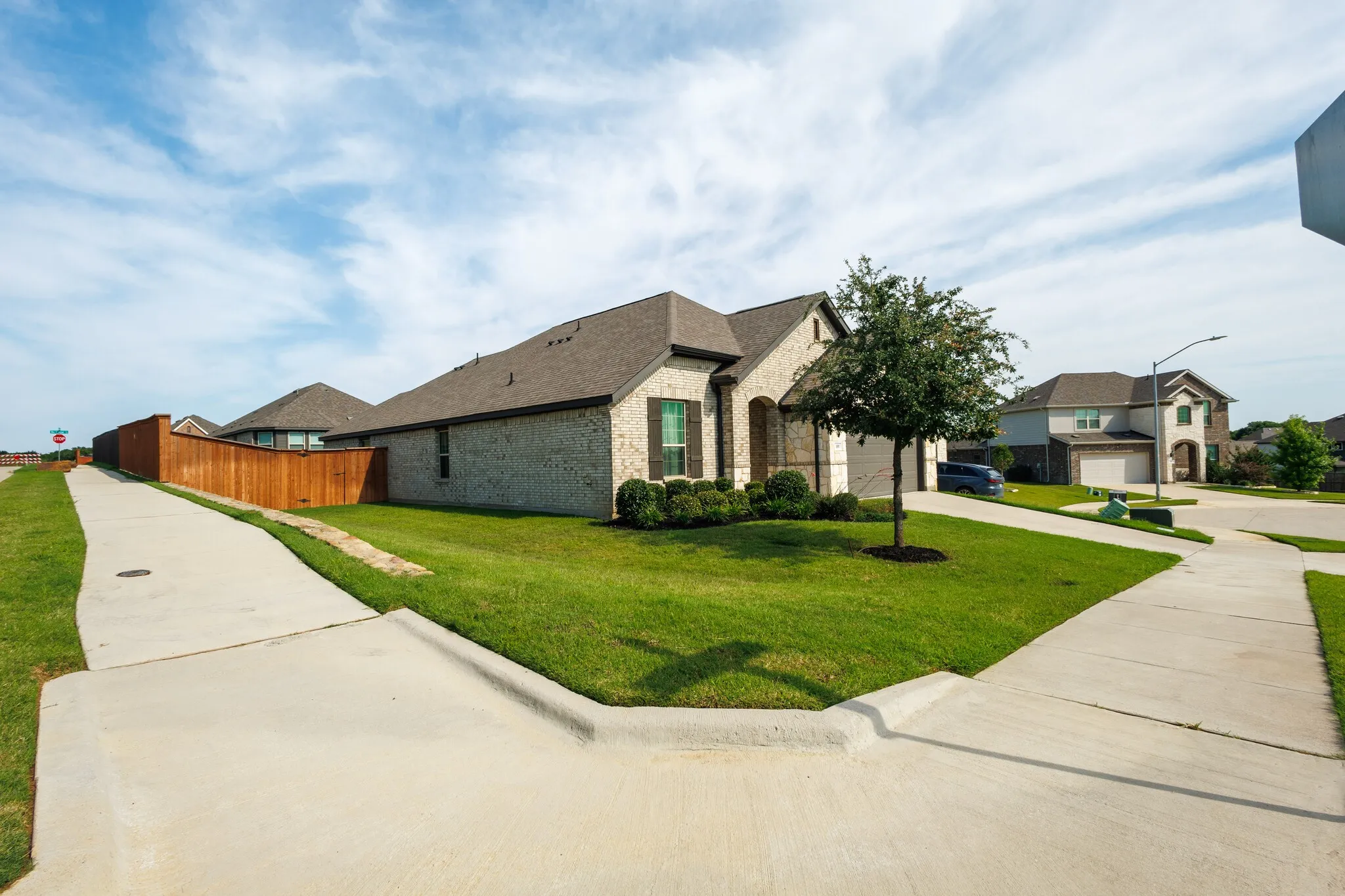 Single Family Residence For Sale in Tarrant County , 101 St Meena Court, Fort Worth, Texas 76120, 3 Bedroom, 2 Bathroom, 2 Garage spaces, 1,992 Sqft, built in 2020, mls#21360475, Real Estate Agent in Fort Worth, Homes For Sale in Tarrant county, Homes For Sale in Fort Worth, Realtor in Fort Worth Texas, Real Estate Brokerage Independent Realty Texas, Luminita Cordes Realtor