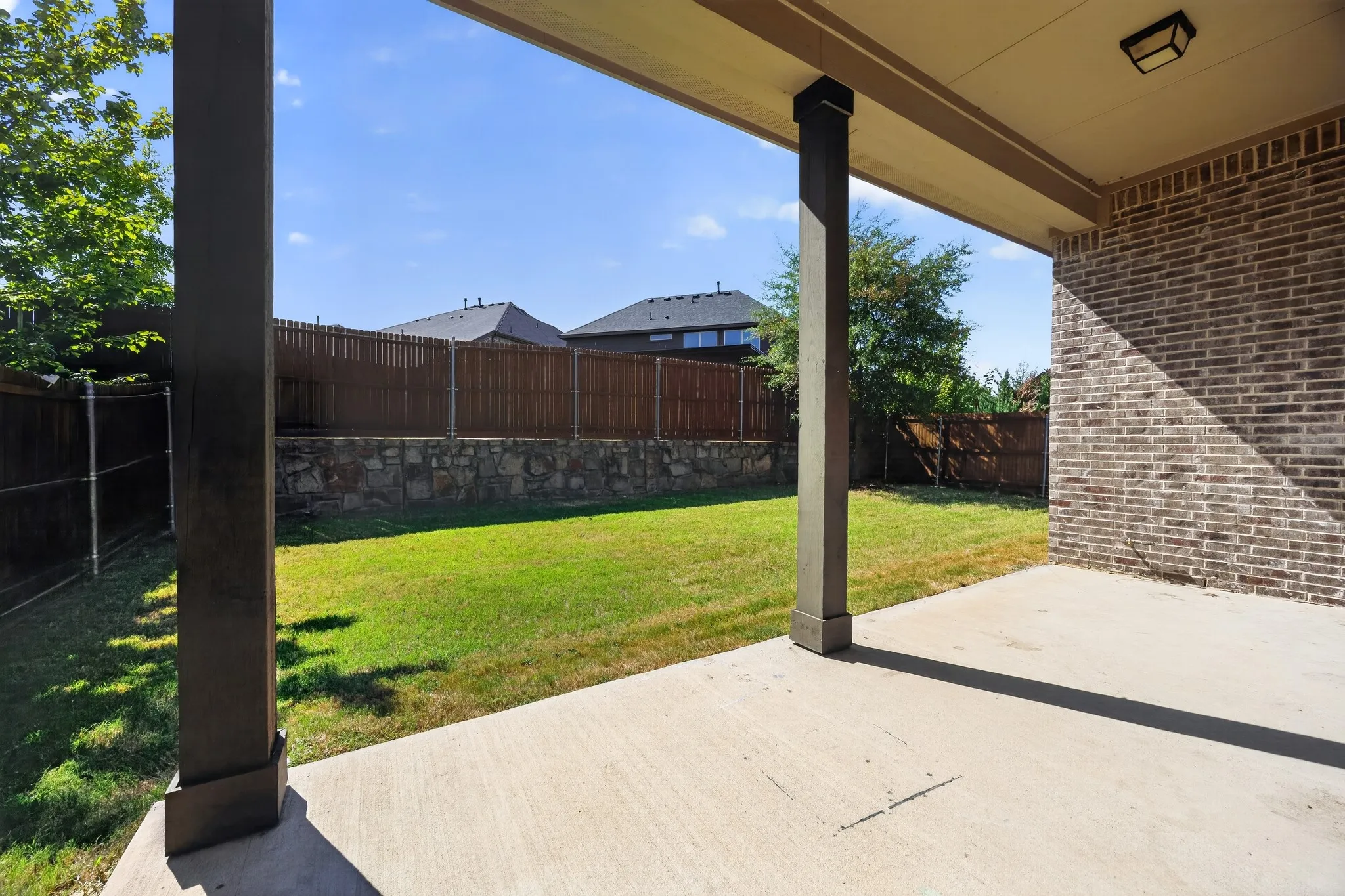 Single Family Residence For Sale in Denton County , 917 Sundrop Drive, Little Elm, Texas 75068, 4 Bedroom, 4 Bathroom, 2 Garage spaces, 3,043 Sqft, built in 2016, mls#21359090, Real Estate Agent in Little Elm, Homes For Sale in Denton county, Homes For Sale in Little Elm, Realtor in Little Elm Texas, Real Estate Brokerage Independent Realty Texas, Luminita Cordes Realtor