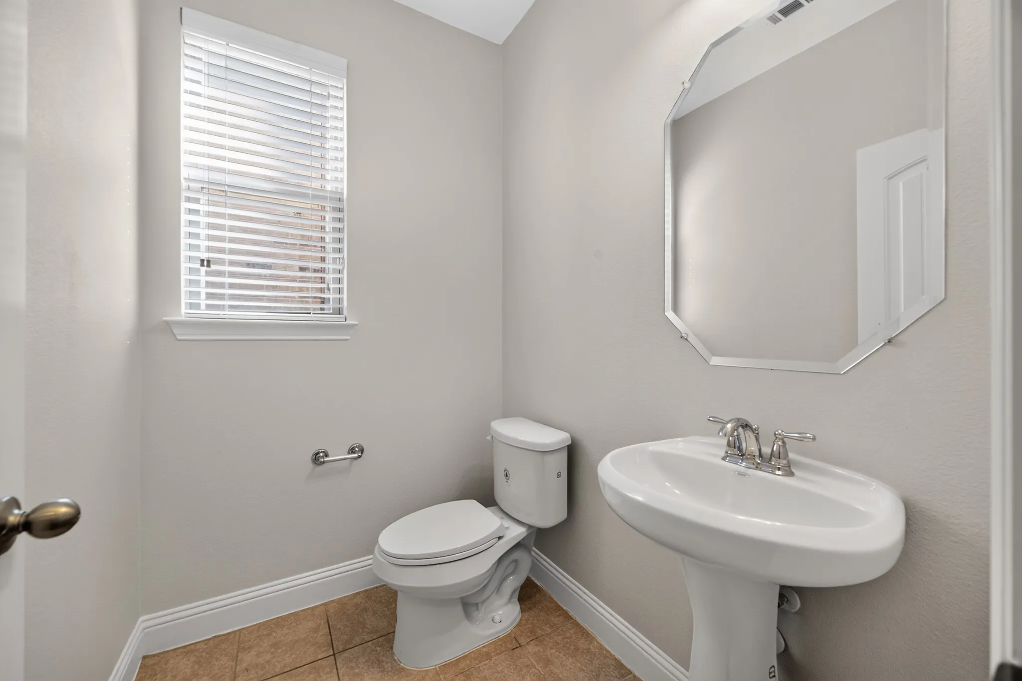 Single Family Residence For Sale in Denton County , 917 Sundrop Drive, Little Elm, Texas 75068, 4 Bedroom, 4 Bathroom, 2 Garage spaces, 3,043 Sqft, built in 2016, mls#21359090, Real Estate Agent in Little Elm, Homes For Sale in Denton county, Homes For Sale in Little Elm, Realtor in Little Elm Texas, Real Estate Brokerage Independent Realty Texas, Luminita Cordes Realtor