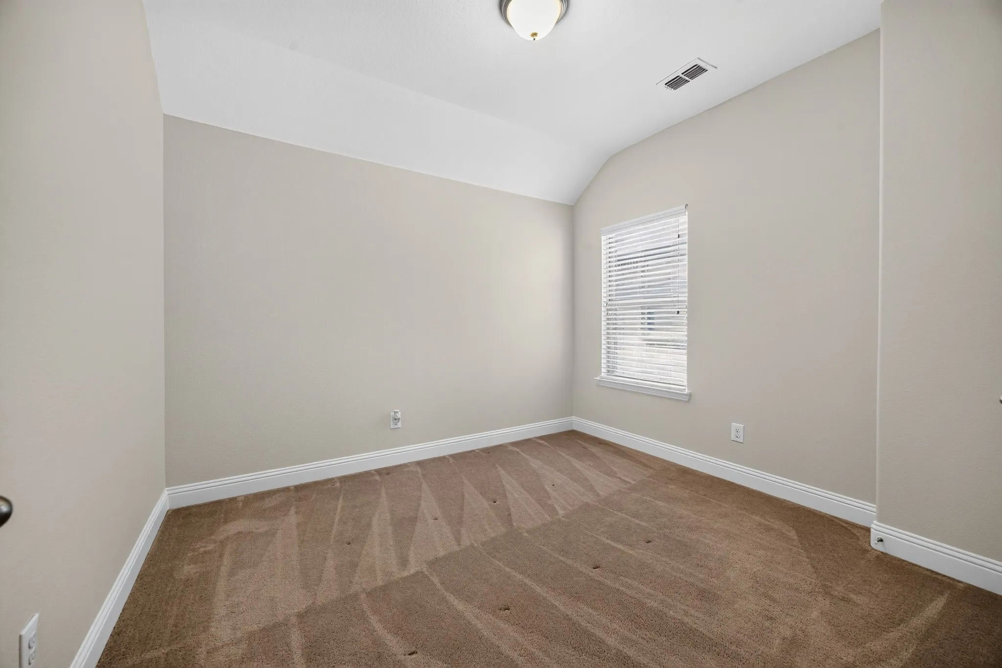 Single Family Residence For Sale in Denton County , 917 Sundrop Drive, Little Elm, Texas 75068, 4 Bedroom, 4 Bathroom, 2 Garage spaces, 3,043 Sqft, built in 2016, mls#21359090, Real Estate Agent in Little Elm, Homes For Sale in Denton county, Homes For Sale in Little Elm, Realtor in Little Elm Texas, Real Estate Brokerage Independent Realty Texas, Luminita Cordes Realtor