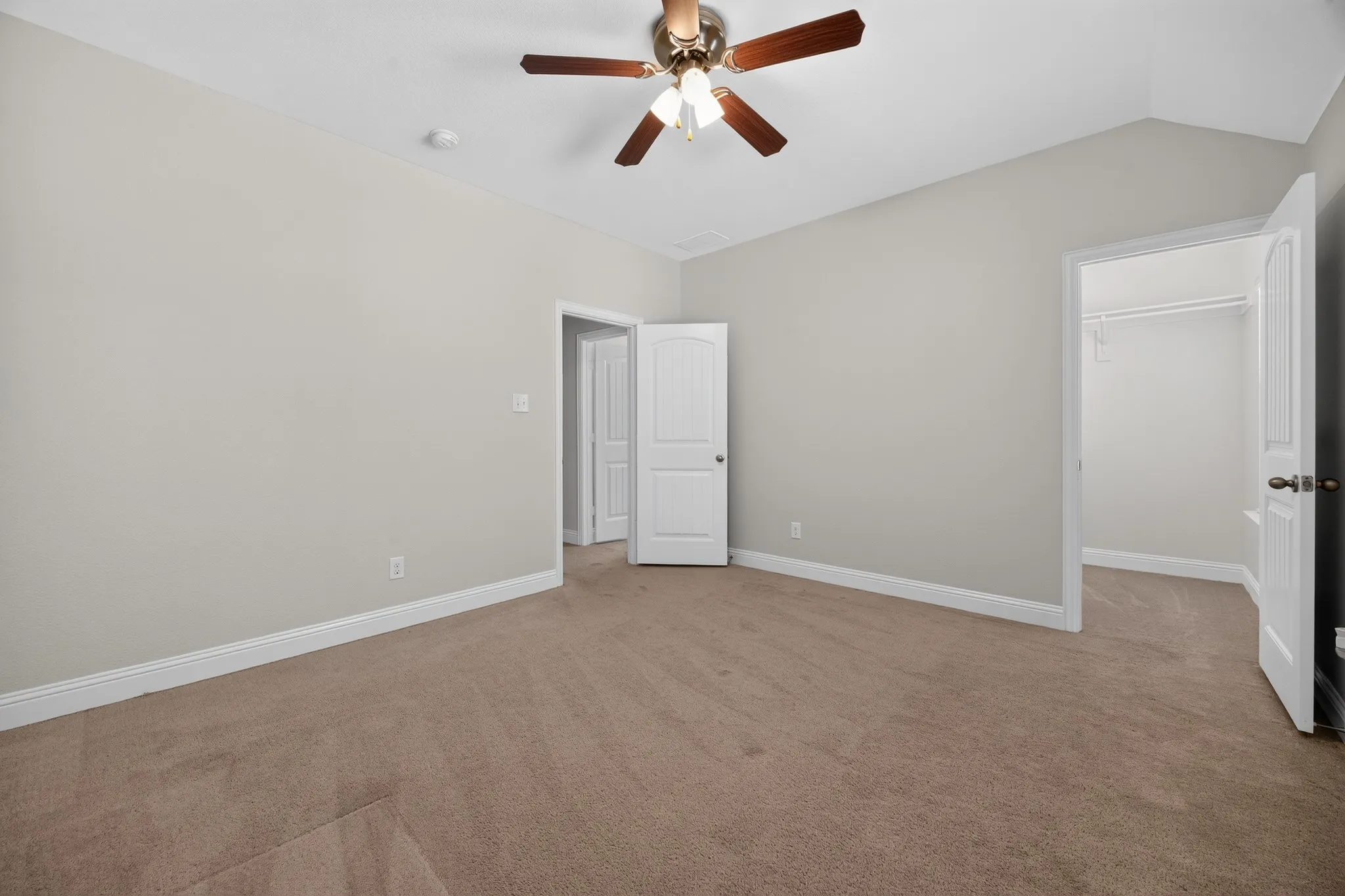 Single Family Residence For Sale in Denton County , 917 Sundrop Drive, Little Elm, Texas 75068, 4 Bedroom, 4 Bathroom, 2 Garage spaces, 3,043 Sqft, built in 2016, mls#21359090, Real Estate Agent in Little Elm, Homes For Sale in Denton county, Homes For Sale in Little Elm, Realtor in Little Elm Texas, Real Estate Brokerage Independent Realty Texas, Luminita Cordes Realtor