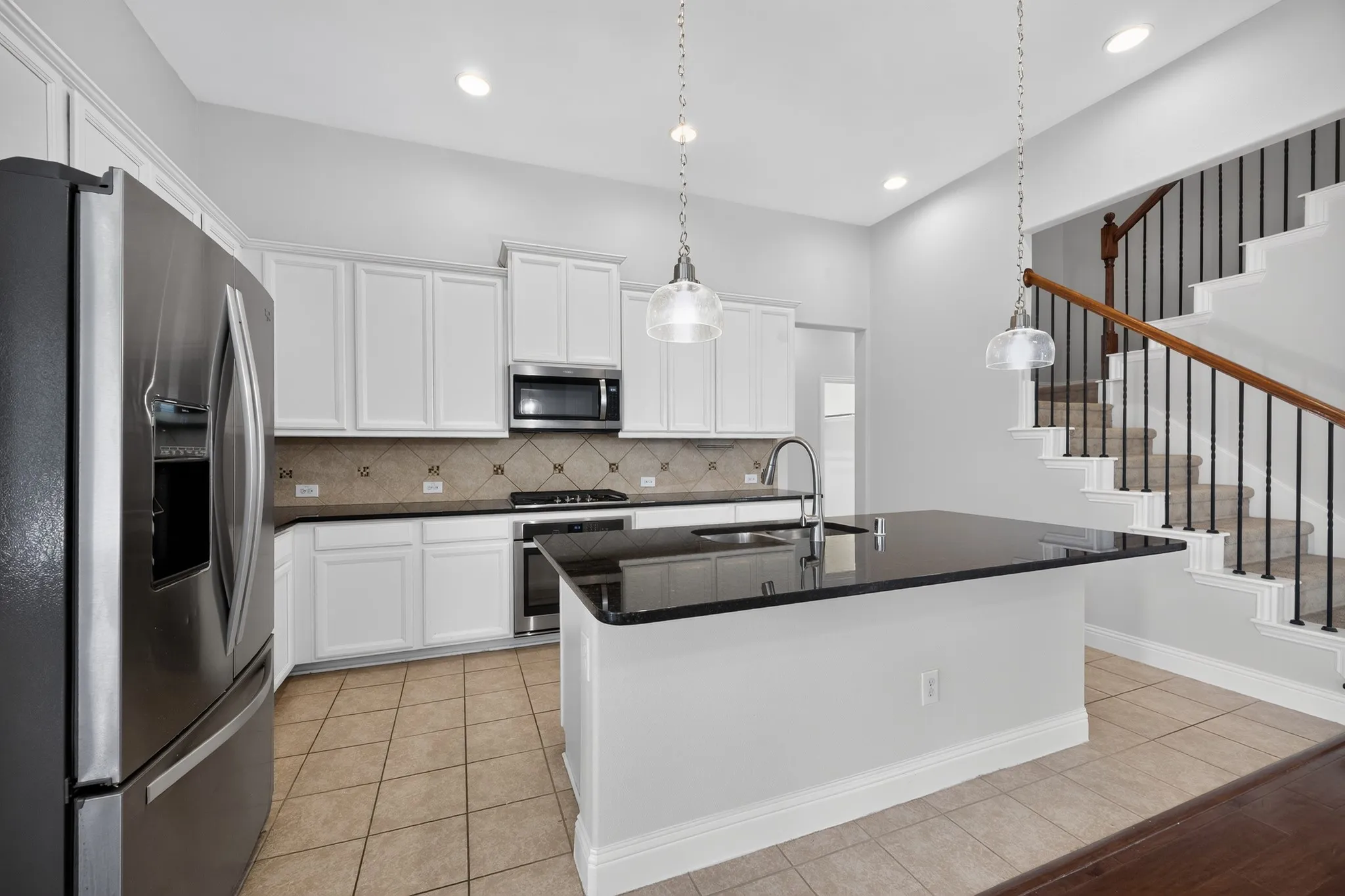 Single Family Residence For Sale in Denton County , 917 Sundrop Drive, Little Elm, Texas 75068, 4 Bedroom, 4 Bathroom, 2 Garage spaces, 3,043 Sqft, built in 2016, mls#21359090, Real Estate Agent in Little Elm, Homes For Sale in Denton county, Homes For Sale in Little Elm, Realtor in Little Elm Texas, Real Estate Brokerage Independent Realty Texas, Luminita Cordes Realtor