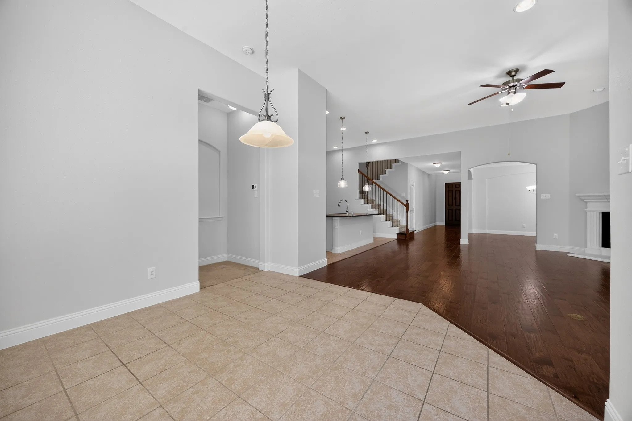 Single Family Residence For Sale in Denton County , 917 Sundrop Drive, Little Elm, Texas 75068, 4 Bedroom, 4 Bathroom, 2 Garage spaces, 3,043 Sqft, built in 2016, mls#21359090, Real Estate Agent in Little Elm, Homes For Sale in Denton county, Homes For Sale in Little Elm, Realtor in Little Elm Texas, Real Estate Brokerage Independent Realty Texas, Luminita Cordes Realtor