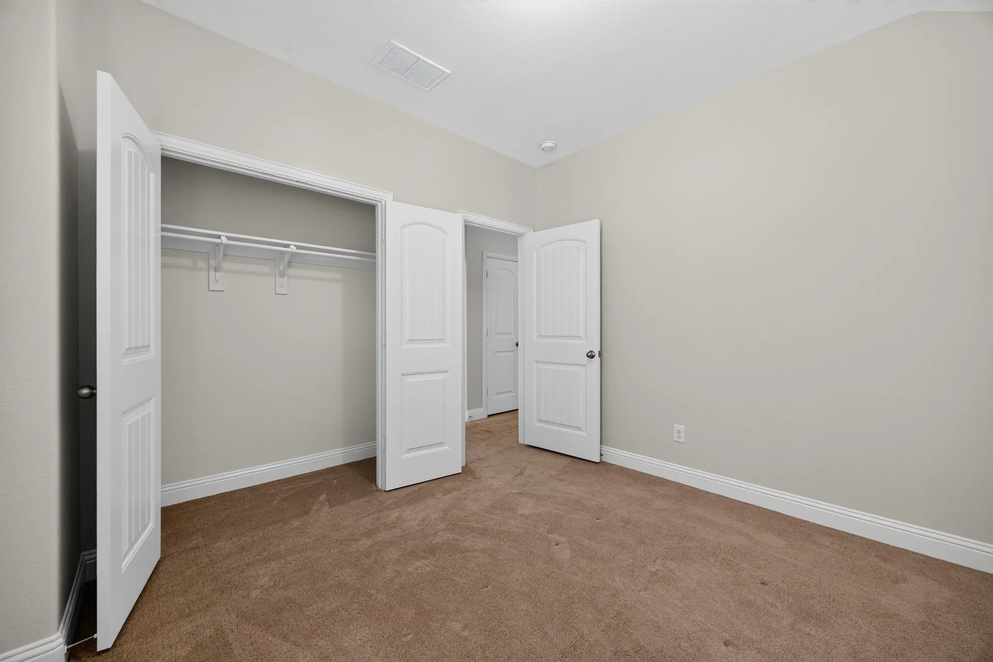 Single Family Residence For Sale in Denton County , 917 Sundrop Drive, Little Elm, Texas 75068, 4 Bedroom, 4 Bathroom, 2 Garage spaces, 3,043 Sqft, built in 2016, mls#21359090, Real Estate Agent in Little Elm, Homes For Sale in Denton county, Homes For Sale in Little Elm, Realtor in Little Elm Texas, Real Estate Brokerage Independent Realty Texas, Luminita Cordes Realtor