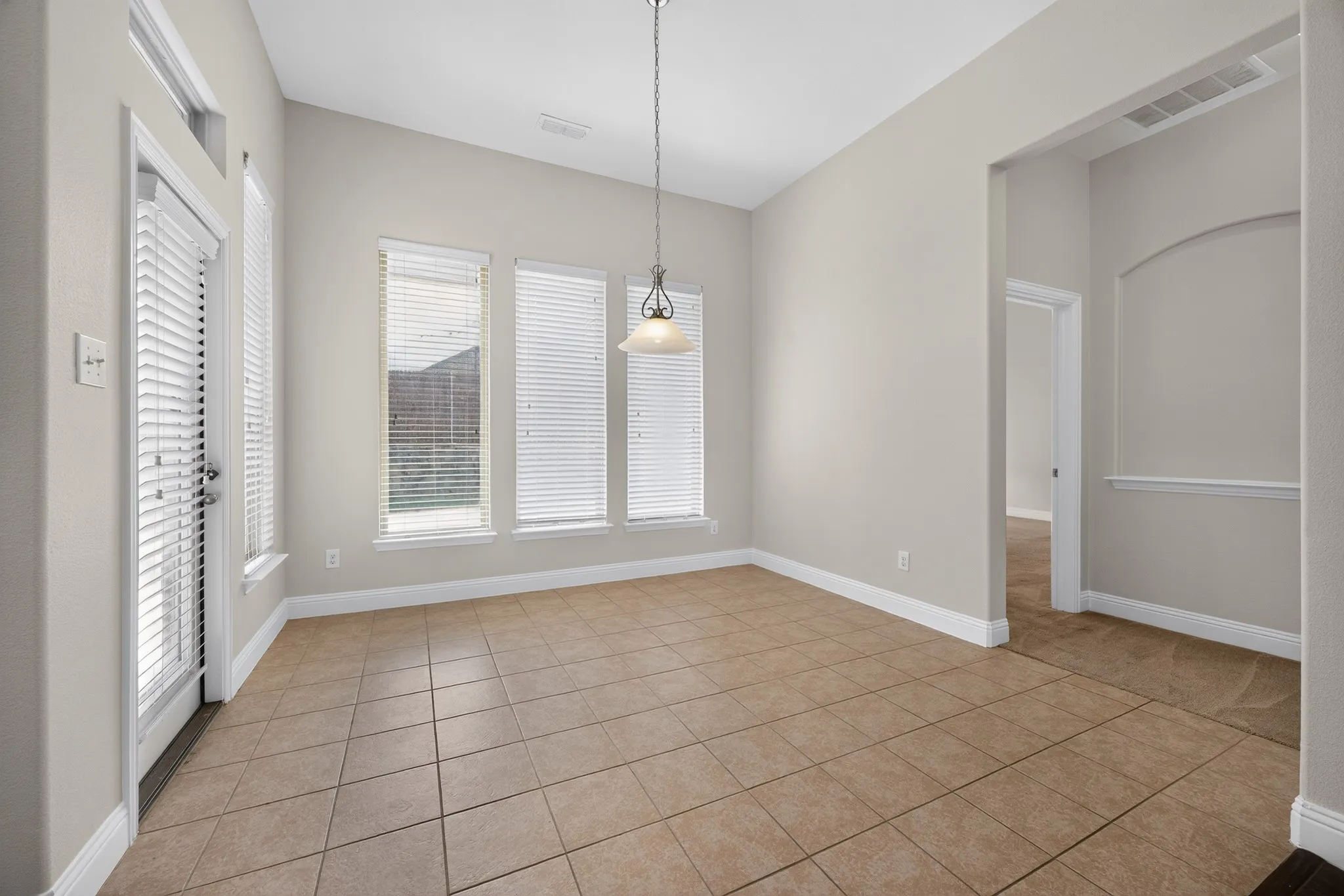Single Family Residence For Sale in Denton County , 917 Sundrop Drive, Little Elm, Texas 75068, 4 Bedroom, 4 Bathroom, 2 Garage spaces, 3,043 Sqft, built in 2016, mls#21359090, Real Estate Agent in Little Elm, Homes For Sale in Denton county, Homes For Sale in Little Elm, Realtor in Little Elm Texas, Real Estate Brokerage Independent Realty Texas, Luminita Cordes Realtor