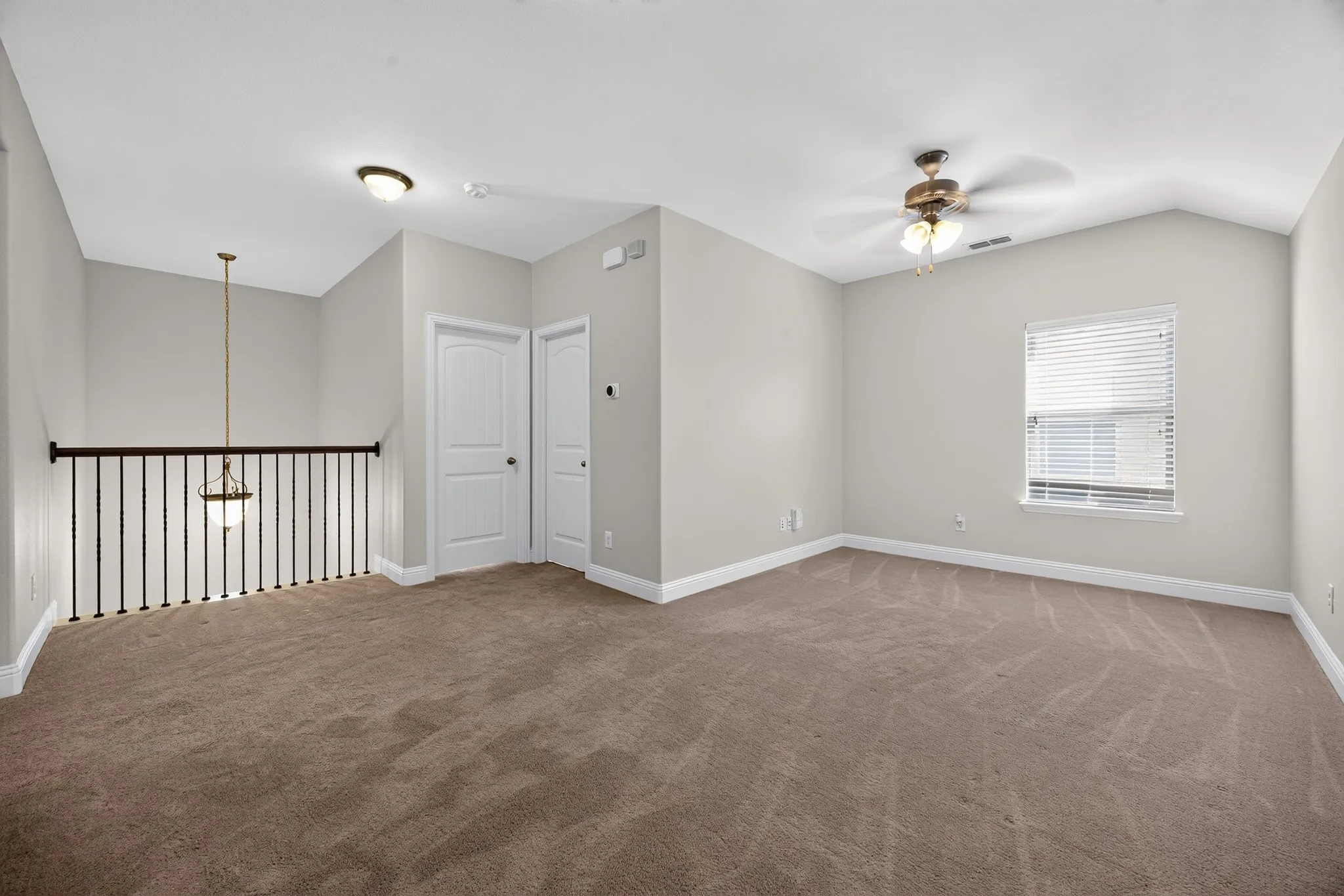 Single Family Residence For Sale in Denton County , 917 Sundrop Drive, Little Elm, Texas 75068, 4 Bedroom, 4 Bathroom, 2 Garage spaces, 3,043 Sqft, built in 2016, mls#21359090, Real Estate Agent in Little Elm, Homes For Sale in Denton county, Homes For Sale in Little Elm, Realtor in Little Elm Texas, Real Estate Brokerage Independent Realty Texas, Luminita Cordes Realtor