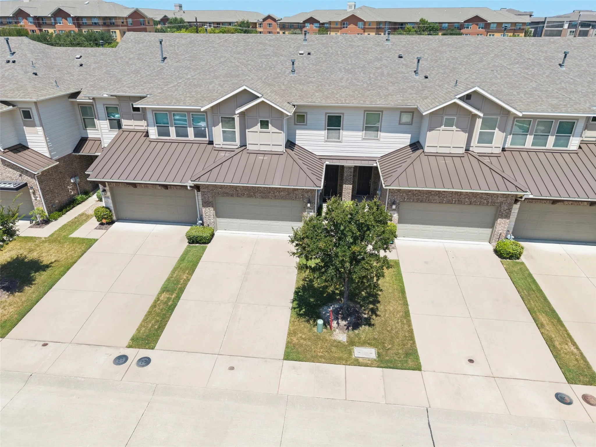Townhouse For Sale in Collin County , 8169 Snapdragon Way, Dallas, Texas 75252, 3 Bedroom, 3 Bathroom, 2 Garage spaces, 1,941 Sqft, built in 2017, mls#21358961, Real Estate Agent in Dallas, Homes For Sale in Collin county, Homes For Sale in Dallas, Realtor in Dallas Texas, Real Estate Brokerage Independent Realty Texas, Luminita Cordes Realtor