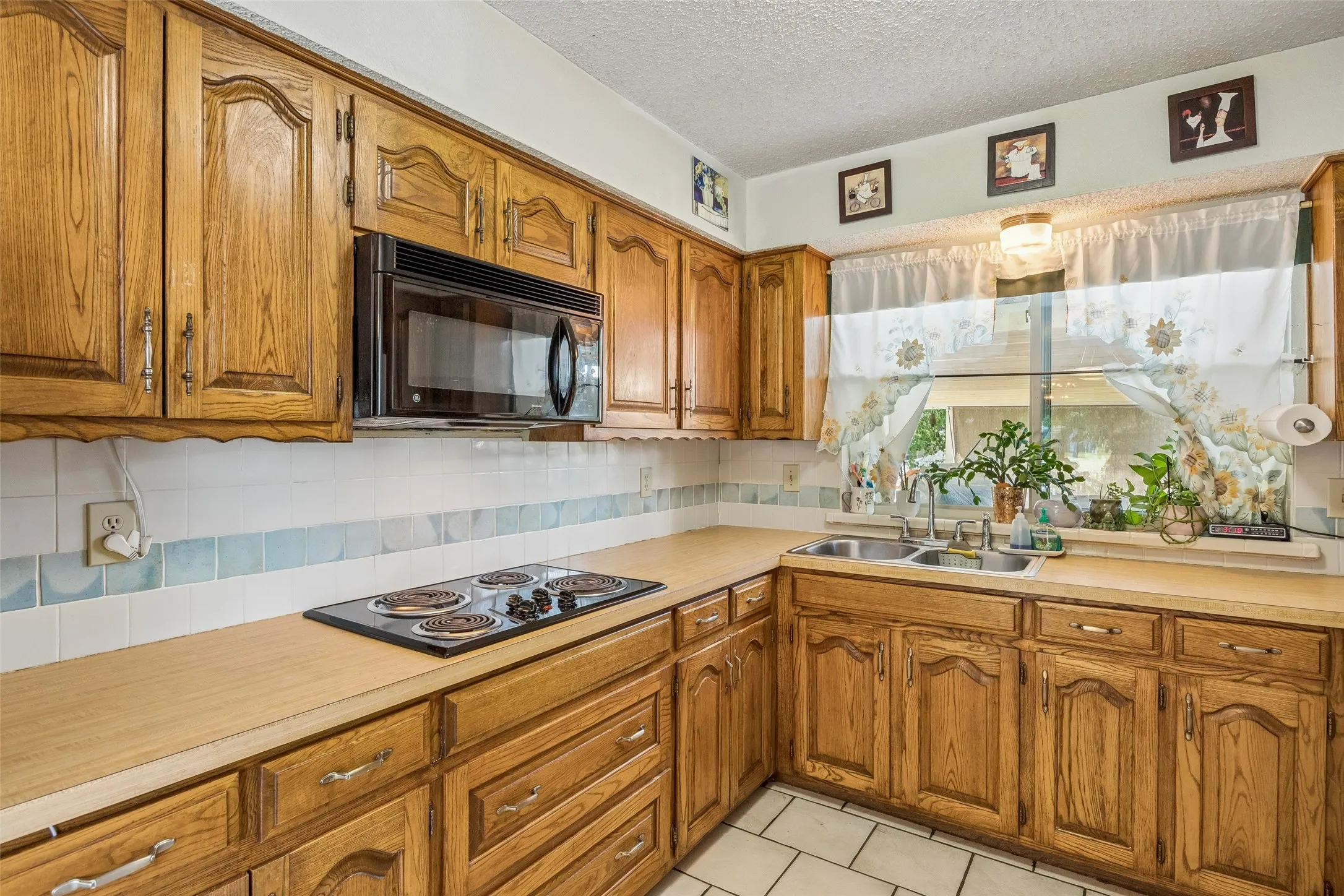Single Family Residence For Sale in Dallas County , 3246 Wichita Drive, Mesquite, Texas 75149, 4 Bedroom, 2 Bathroom, Garage spaces, 2,112 Sqft, built in 1981, mls#21358611, Real Estate Agent in Mesquite, Homes For Sale in Dallas county, Homes For Sale in Mesquite, Realtor in Mesquite Texas, Real Estate Brokerage Independent Realty Texas, Luminita Cordes Realtor