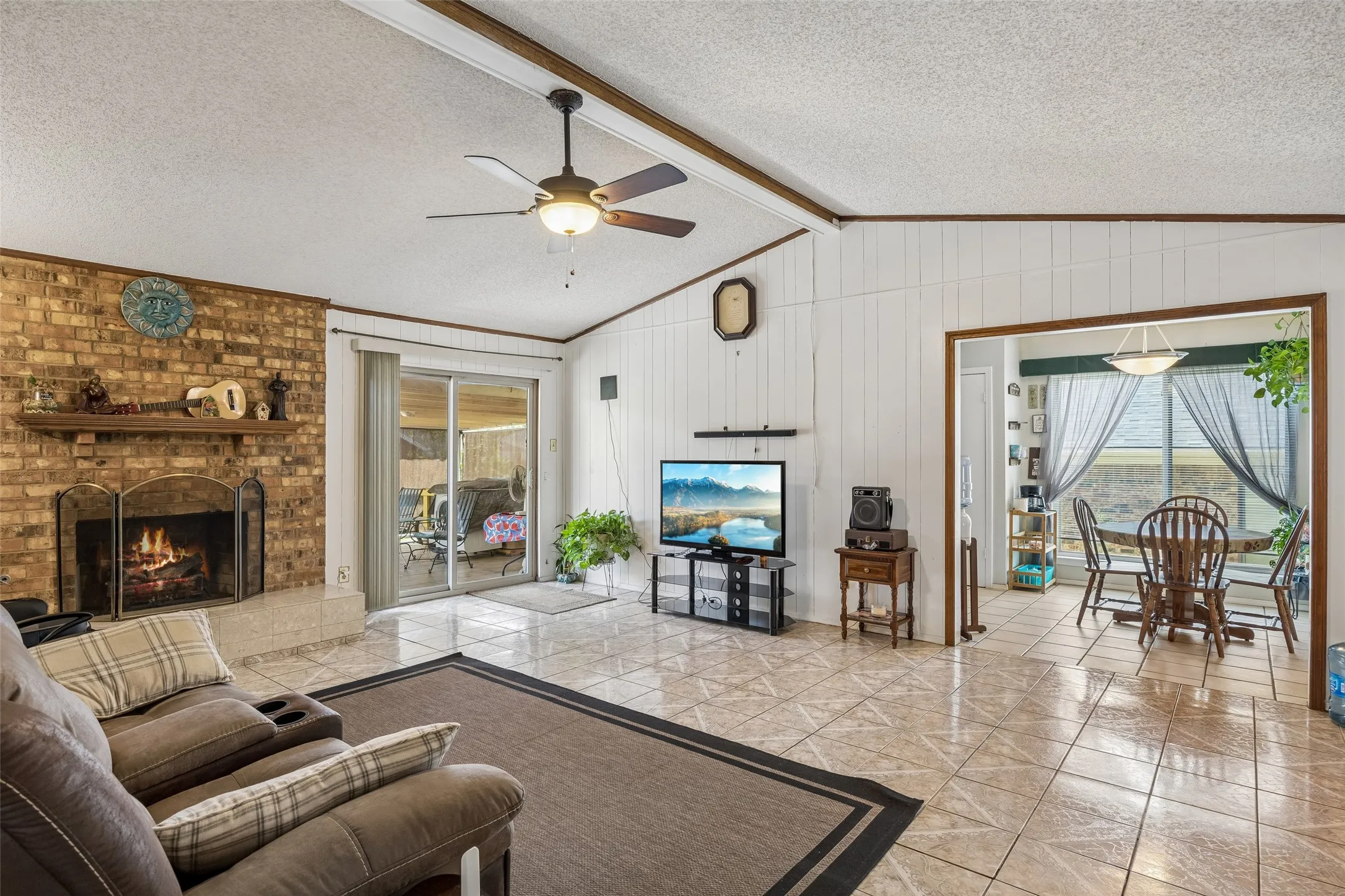 Single Family Residence For Sale in Dallas County , 3246 Wichita Drive, Mesquite, Texas 75149, 4 Bedroom, 2 Bathroom, Garage spaces, 2,112 Sqft, built in 1981, mls#21358611, Real Estate Agent in Mesquite, Homes For Sale in Dallas county, Homes For Sale in Mesquite, Realtor in Mesquite Texas, Real Estate Brokerage Independent Realty Texas, Luminita Cordes Realtor