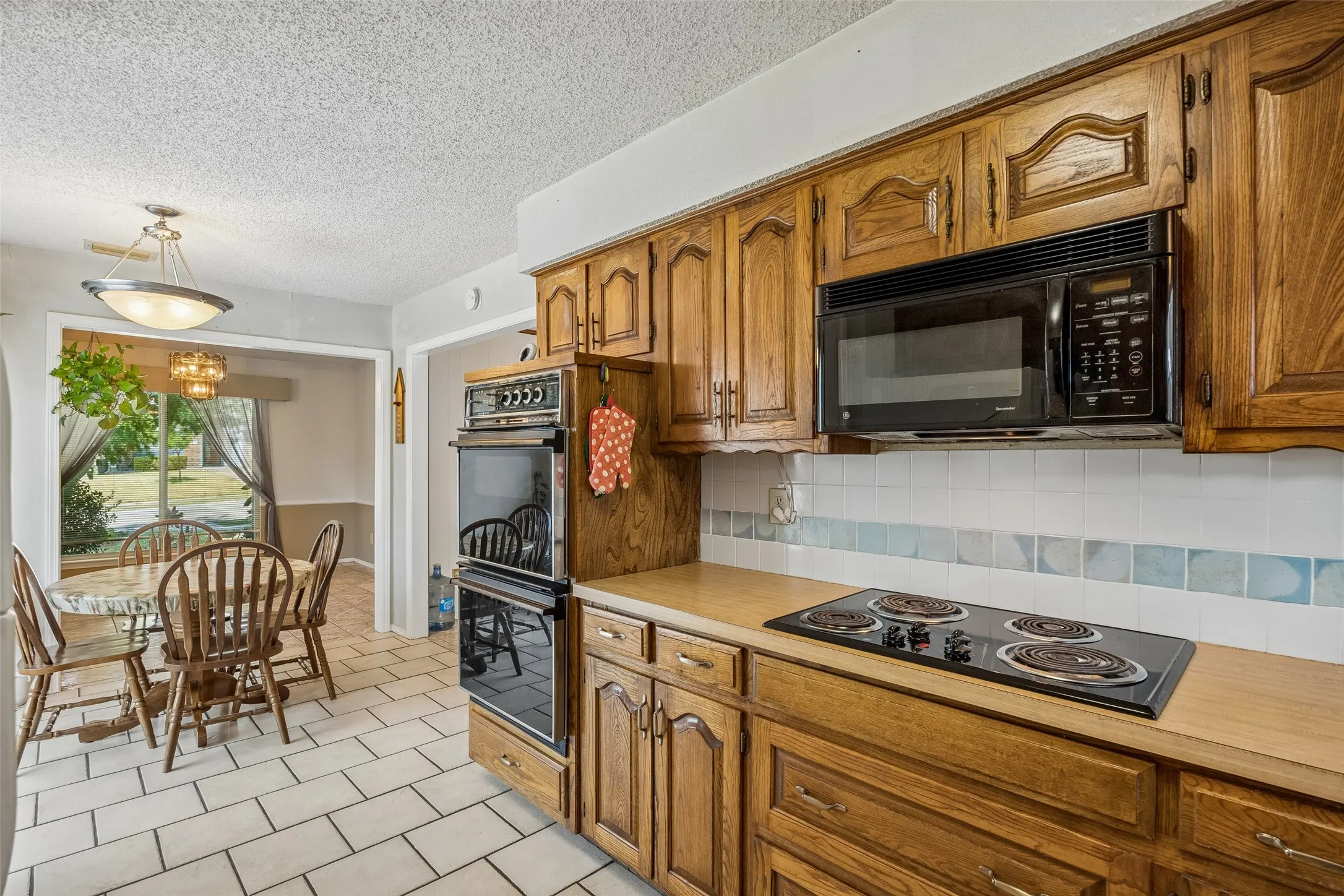 Single Family Residence For Sale in Dallas County , 3246 Wichita Drive, Mesquite, Texas 75149, 4 Bedroom, 2 Bathroom, Garage spaces, 2,112 Sqft, built in 1981, mls#21358611, Real Estate Agent in Mesquite, Homes For Sale in Dallas county, Homes For Sale in Mesquite, Realtor in Mesquite Texas, Real Estate Brokerage Independent Realty Texas, Luminita Cordes Realtor