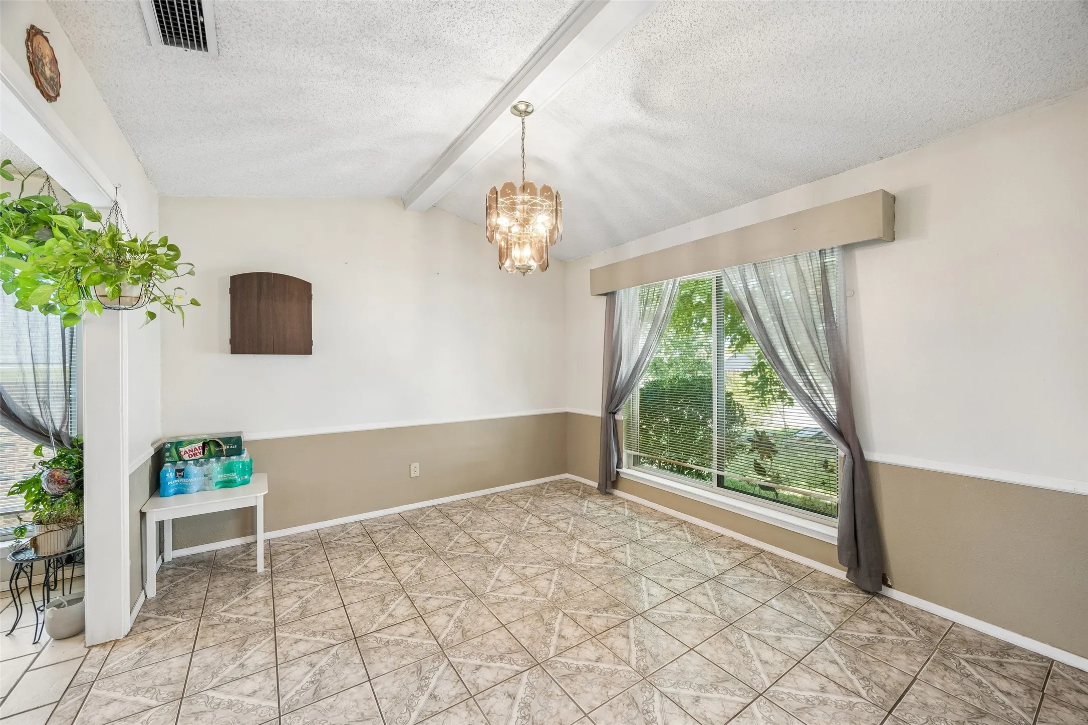 Single Family Residence For Sale in Dallas County , 3246 Wichita Drive, Mesquite, Texas 75149, 4 Bedroom, 2 Bathroom, Garage spaces, 2,112 Sqft, built in 1981, mls#21358611, Real Estate Agent in Mesquite, Homes For Sale in Dallas county, Homes For Sale in Mesquite, Realtor in Mesquite Texas, Real Estate Brokerage Independent Realty Texas, Luminita Cordes Realtor