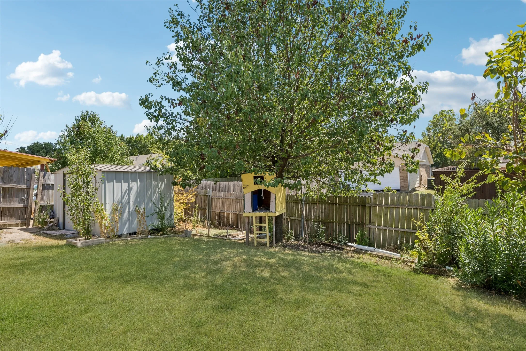 Single Family Residence For Sale in Dallas County , 3246 Wichita Drive, Mesquite, Texas 75149, 4 Bedroom, 2 Bathroom, Garage spaces, 2,112 Sqft, built in 1981, mls#21358611, Real Estate Agent in Mesquite, Homes For Sale in Dallas county, Homes For Sale in Mesquite, Realtor in Mesquite Texas, Real Estate Brokerage Independent Realty Texas, Luminita Cordes Realtor