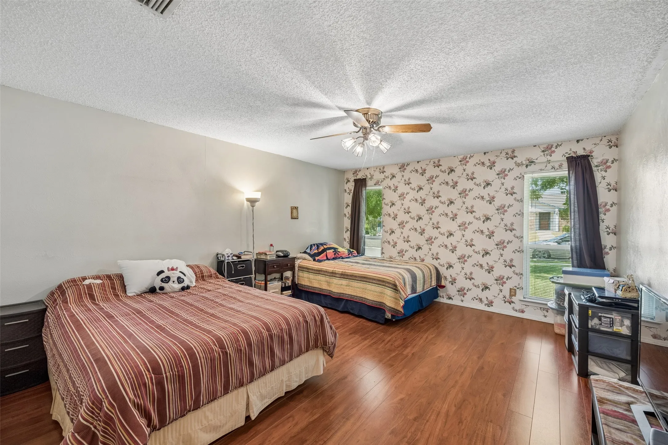 Single Family Residence For Sale in Dallas County , 3246 Wichita Drive, Mesquite, Texas 75149, 4 Bedroom, 2 Bathroom, Garage spaces, 2,112 Sqft, built in 1981, mls#21358611, Real Estate Agent in Mesquite, Homes For Sale in Dallas county, Homes For Sale in Mesquite, Realtor in Mesquite Texas, Real Estate Brokerage Independent Realty Texas, Luminita Cordes Realtor